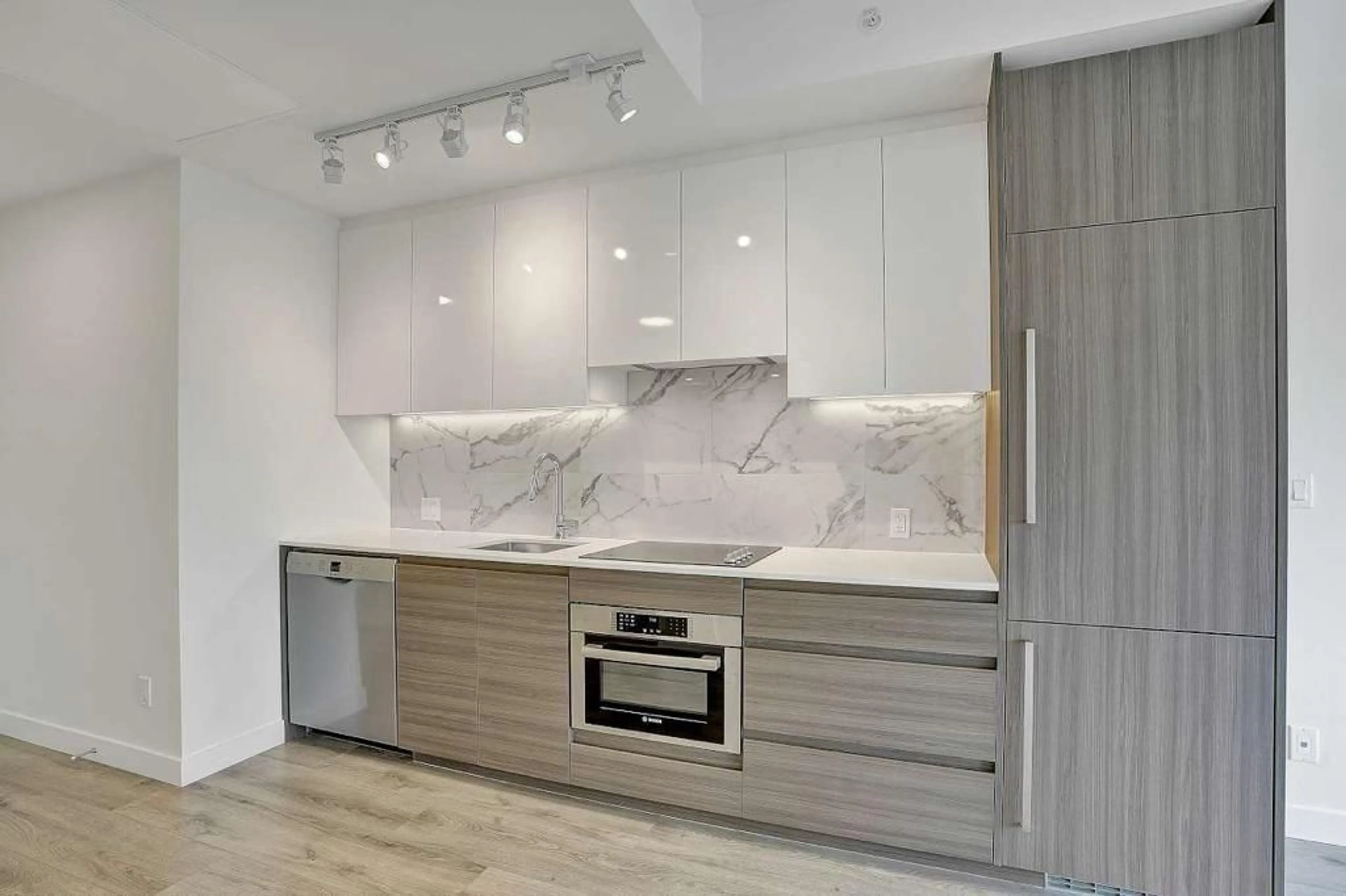 Contemporary kitchen, unknown for 1202 - 10626 CITY PARKWAY, Surrey British Columbia V3T0S3