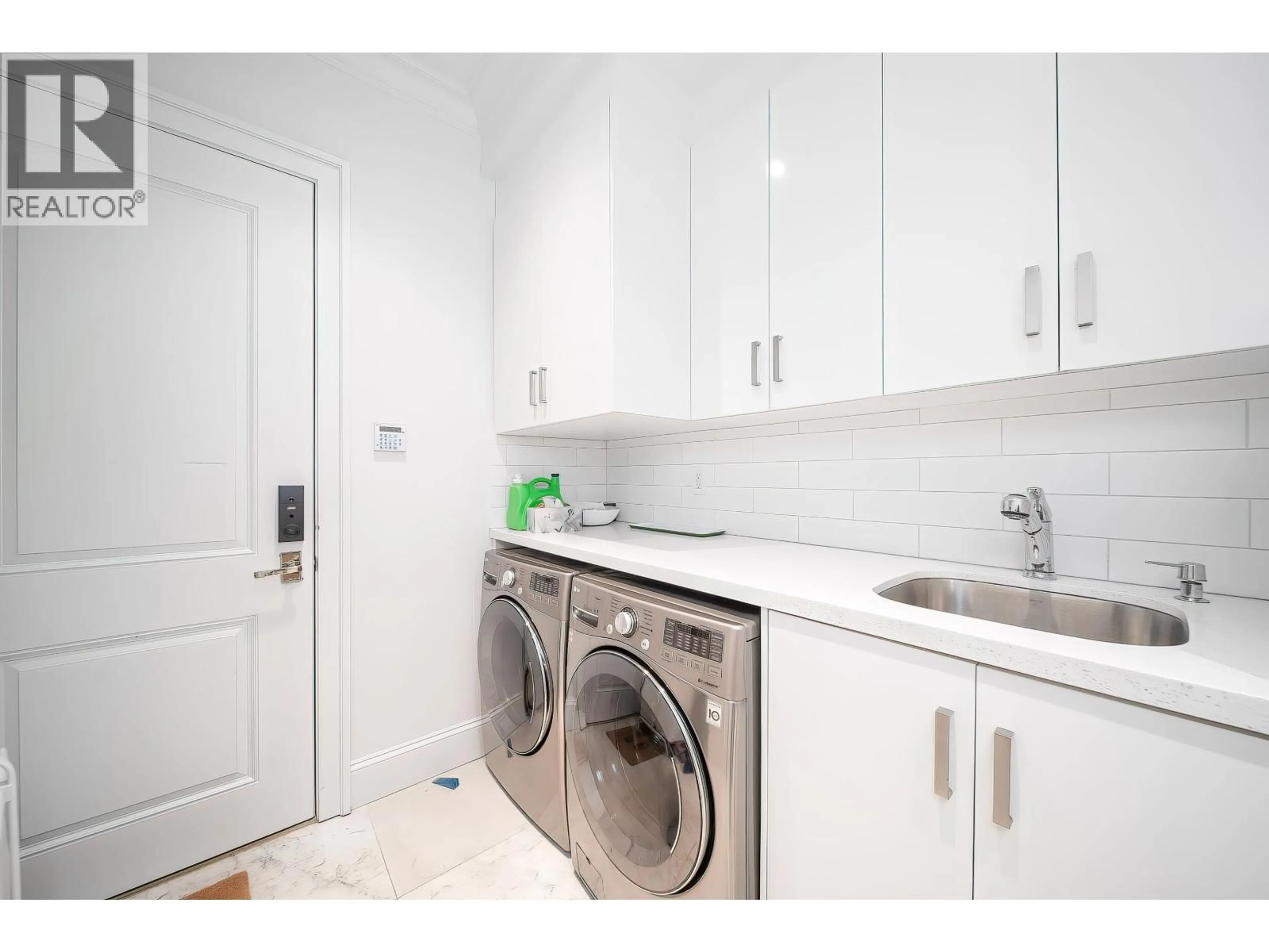 Laundry room for 7751 SUNNYHOLME CRESCENT, Richmond British Columbia V6Y1G8