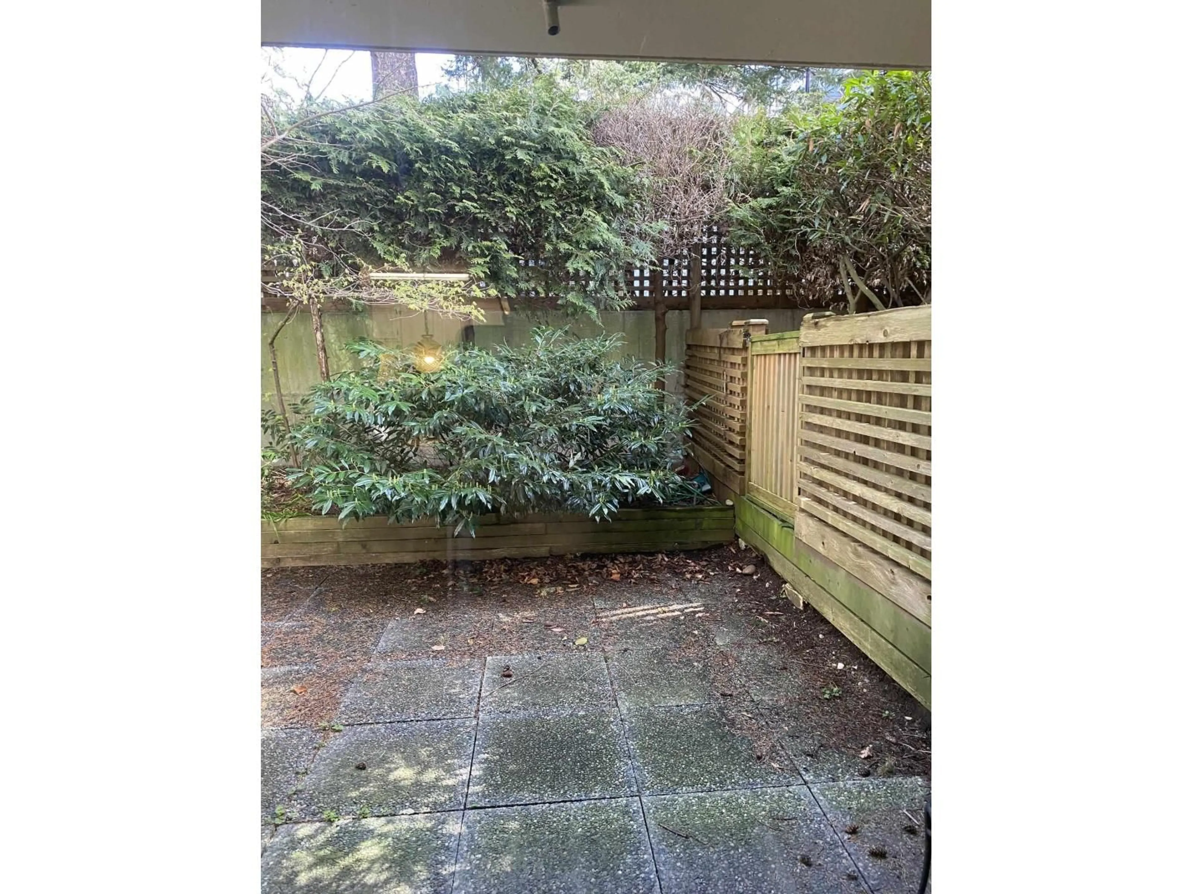 Patio, street for 102 - 1442 FOSTER STREET, White Rock British Columbia V4B3X7