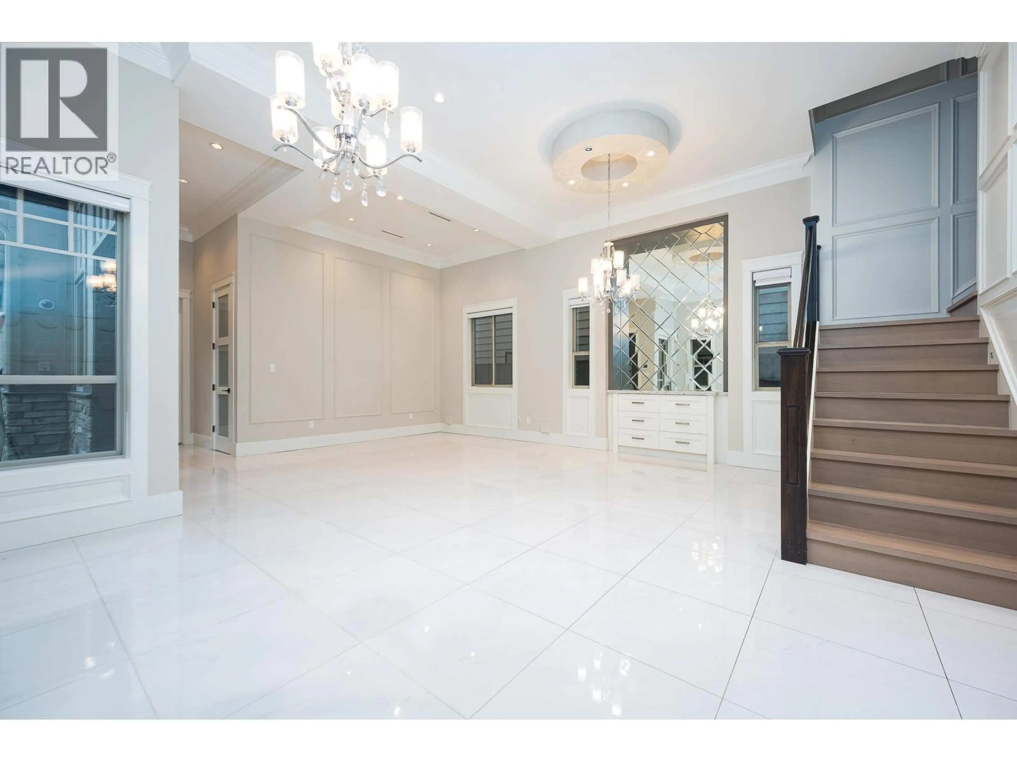 Indoor foyer for 8980 HEATHER STREET, Richmond British Columbia V6Y2R8