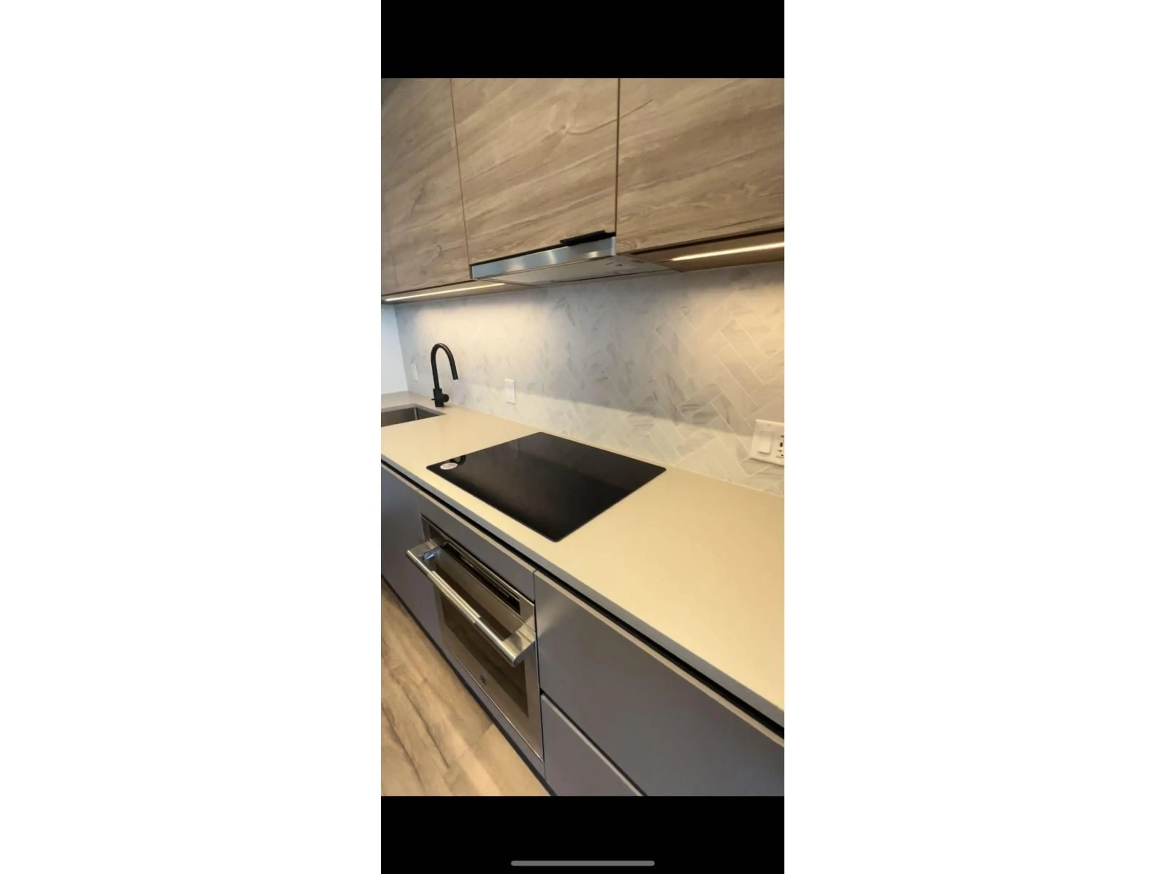 Standard kitchen, unknown for 1001 - 10448 UNIVERSITY DRIVE, Surrey British Columbia V3T0S7