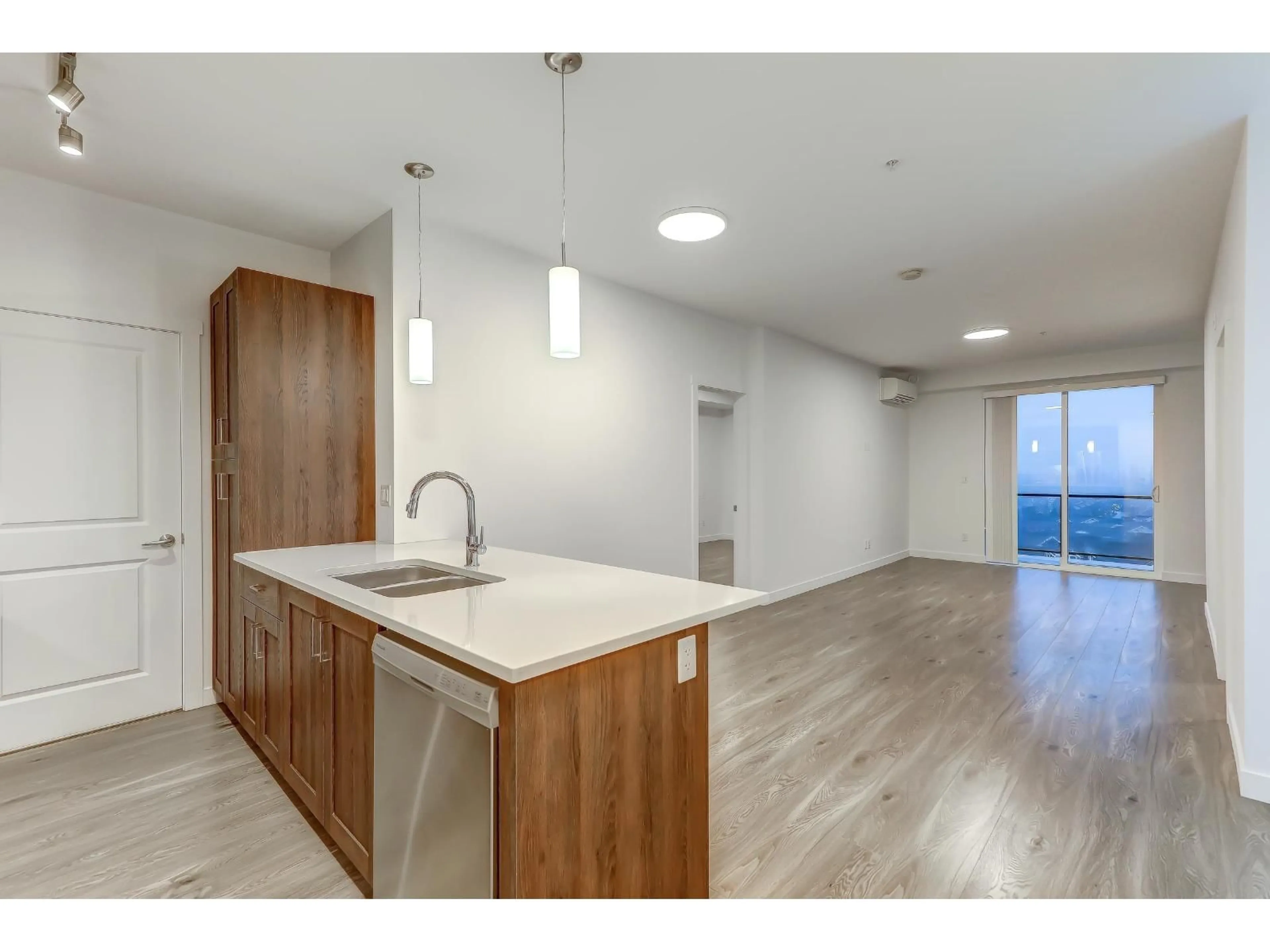 Open concept kitchen, unknown for 505 - 20826 72 AVENUE, Langley British Columbia V2Y0Z9