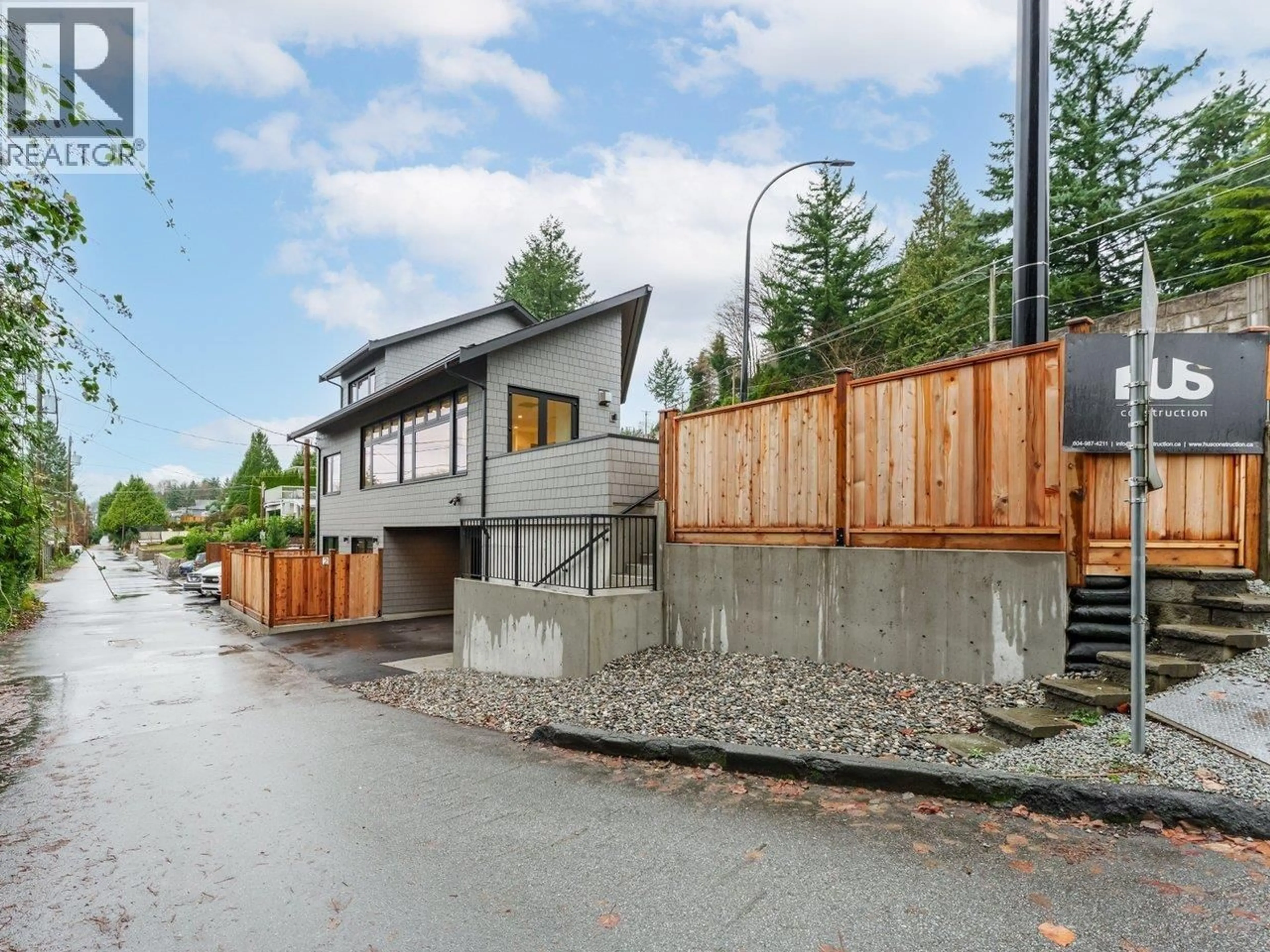 Unknown for 1123 KEITH ROAD, North Vancouver British Columbia V7L1X4