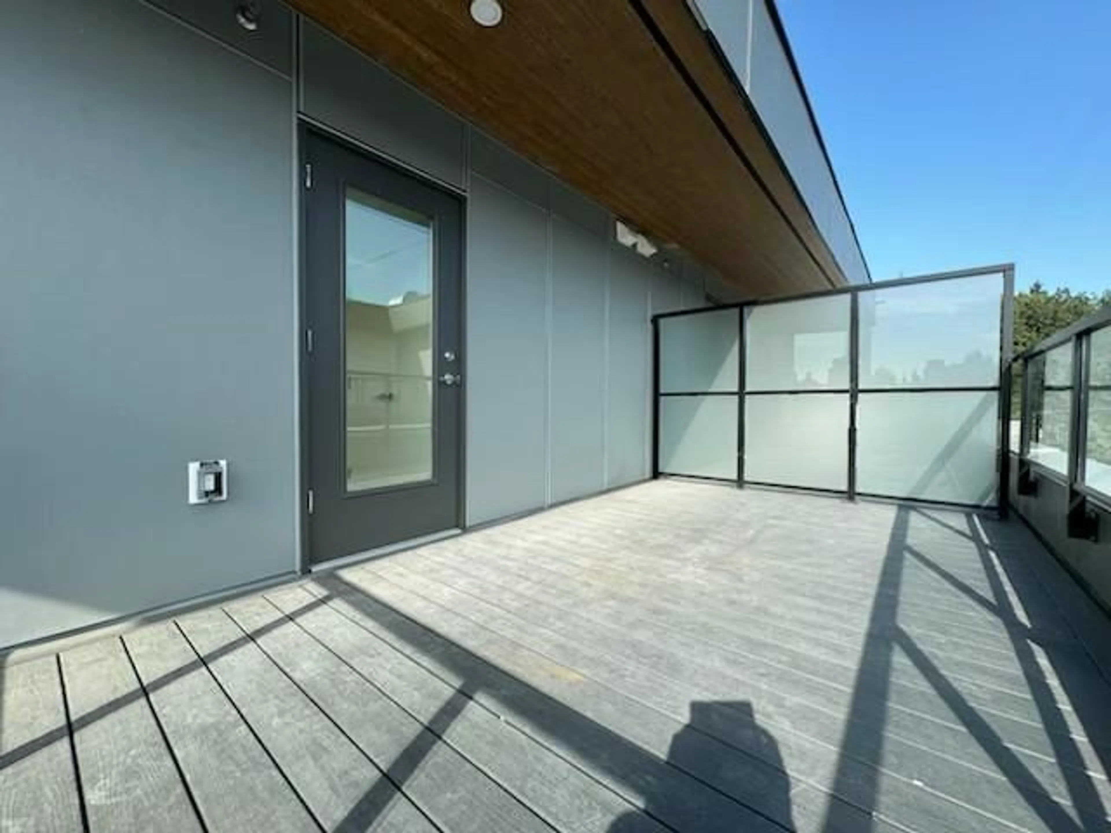 Unknown for 618 - 13968 LAUREL DRIVE, Surrey British Columbia V3T0S9