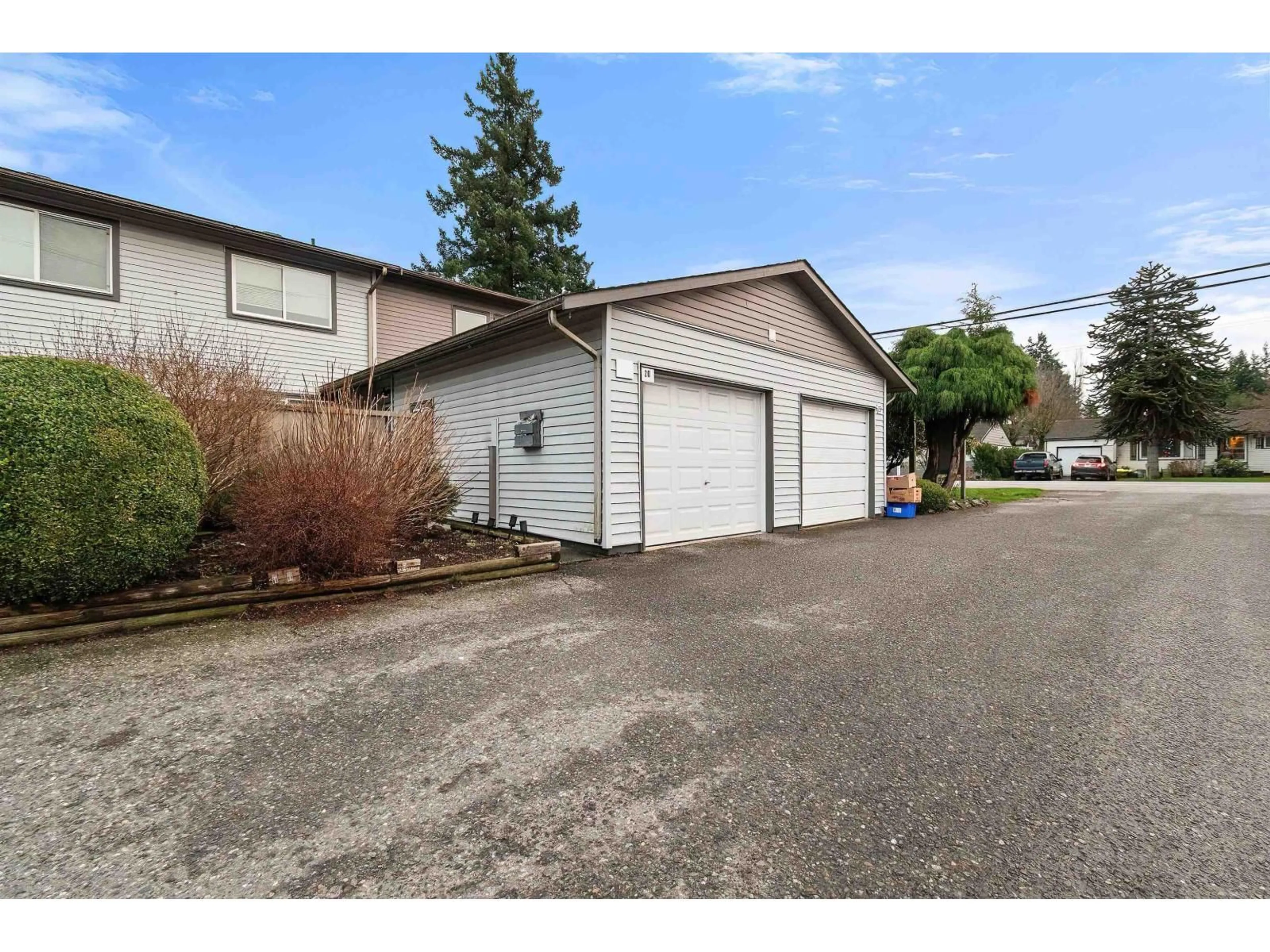 Indoor garage for 20 - 46689 FIRST AVENUE, Chilliwack British Columbia V2P1X5