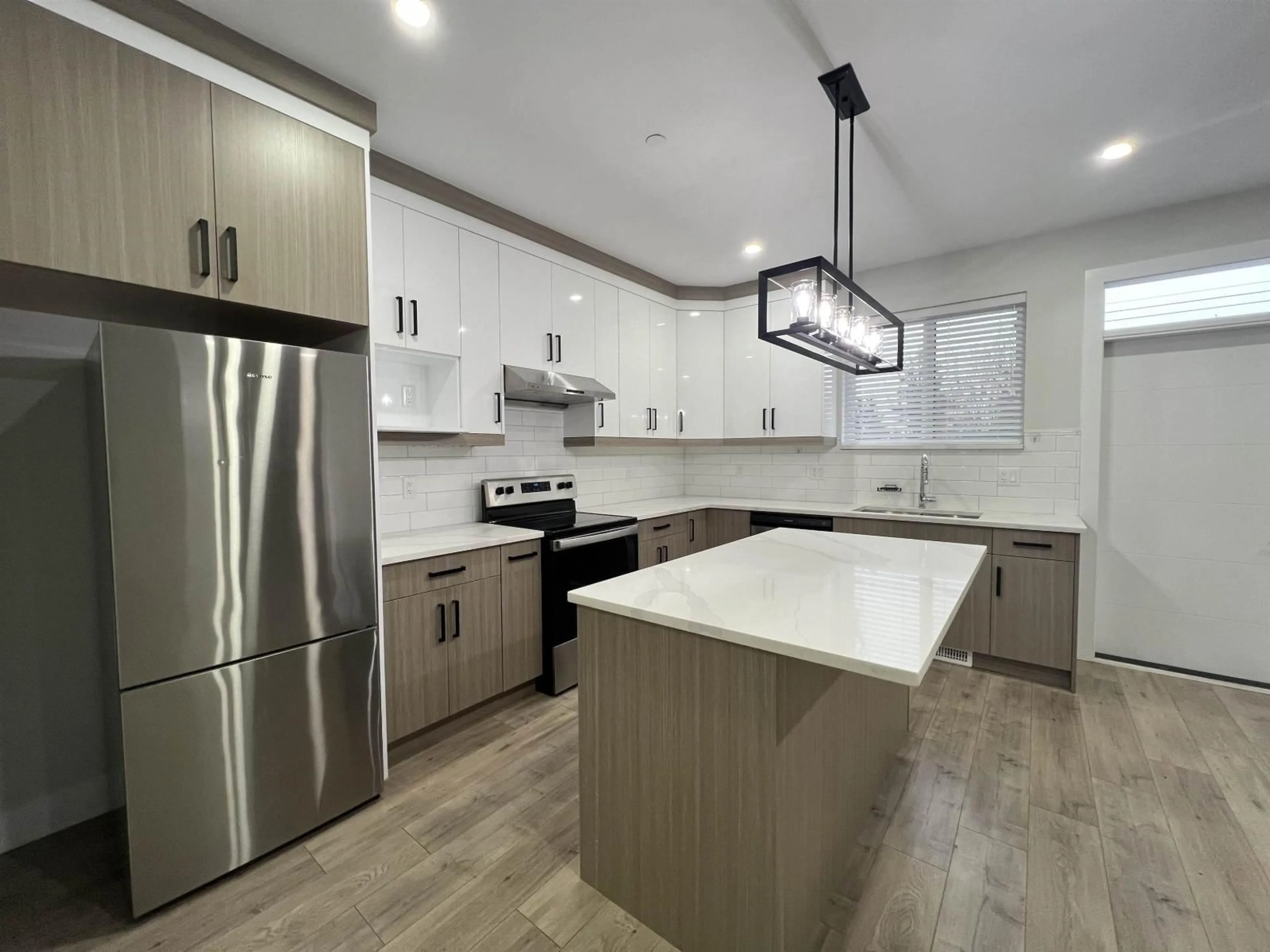Open concept kitchen, unknown for 32927 3RD AVENUE, Mission British Columbia V2V1N2