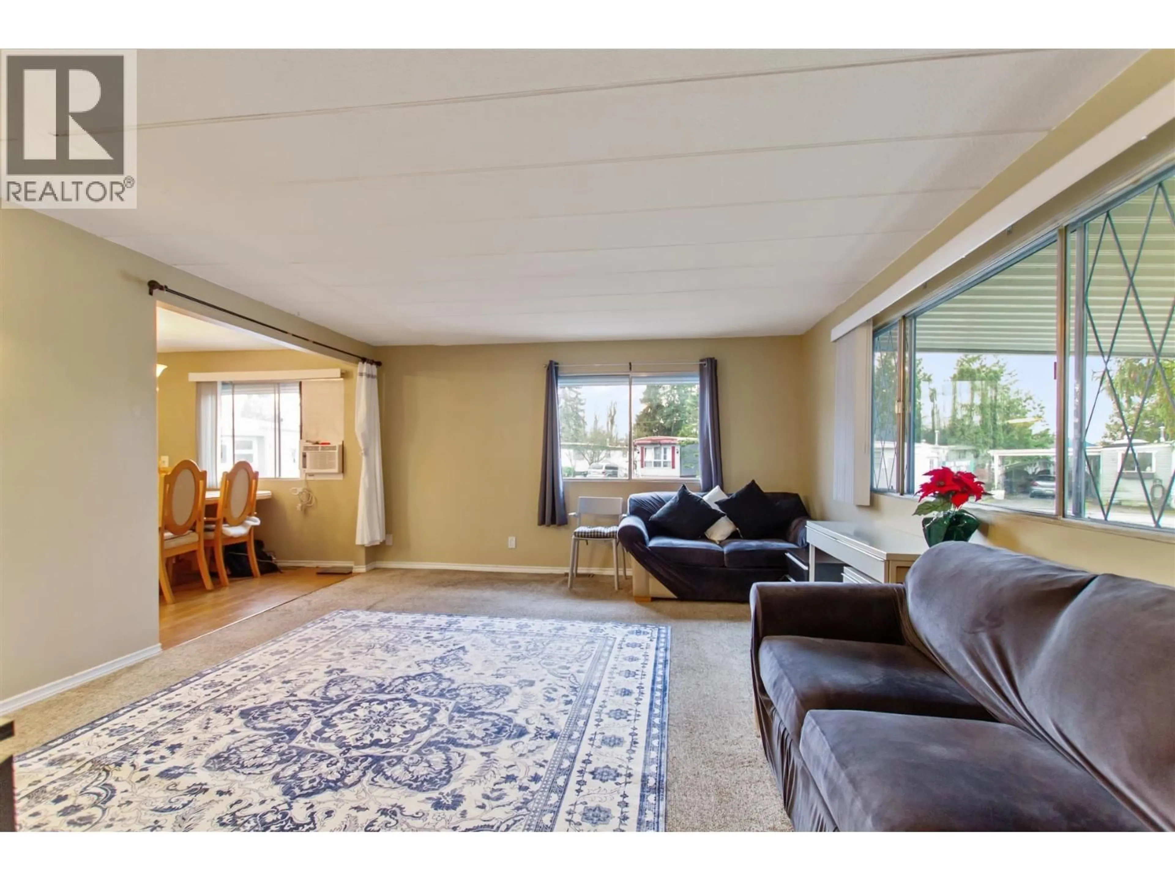 Living room with furniture, unknown for 93 - 201 CAYER STREET, Coquitlam British Columbia V3K5A9