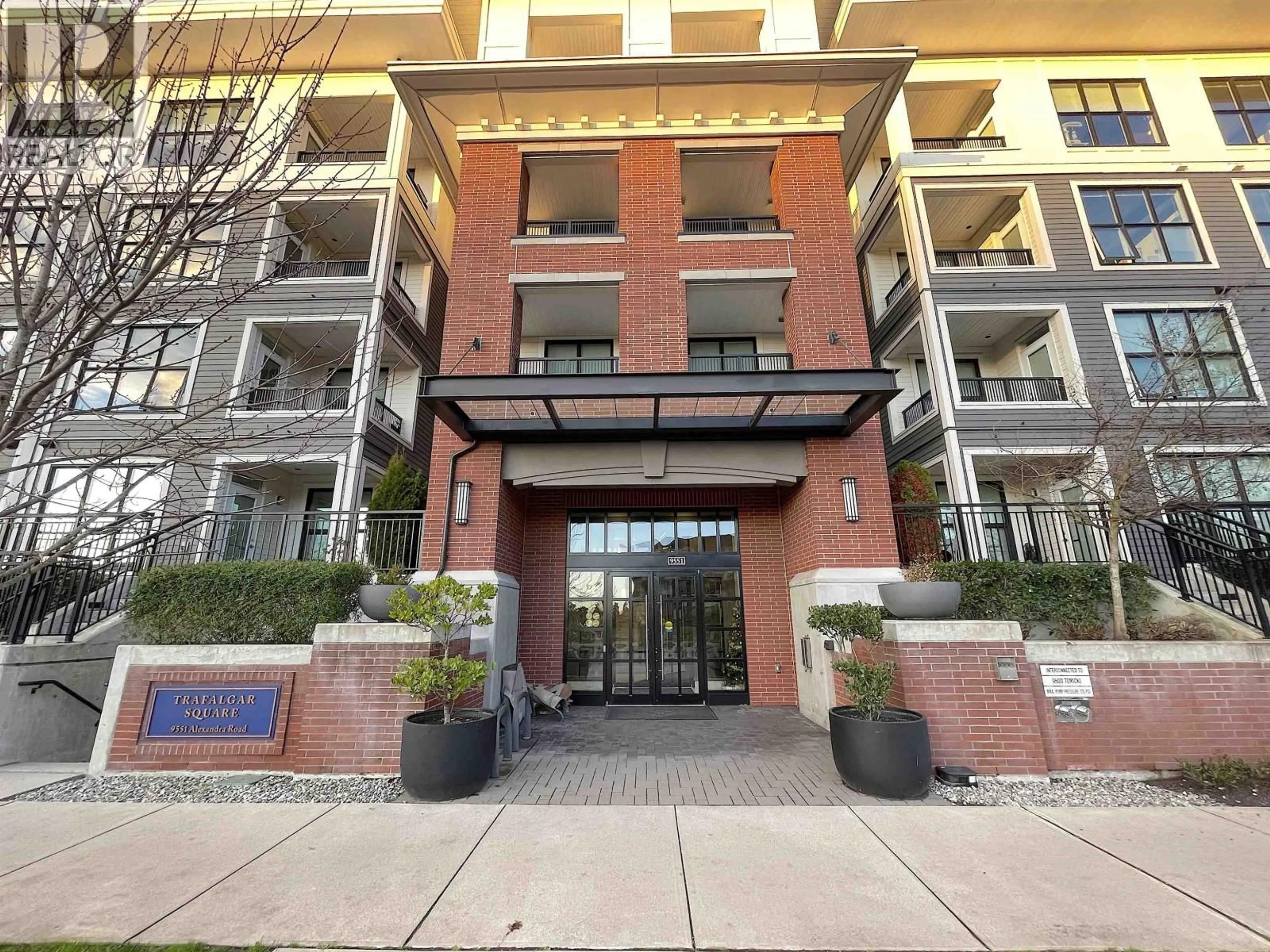 Indoor foyer for 430 - 9551 ALEXANDRA ROAD, Richmond British Columbia V7C0E5
