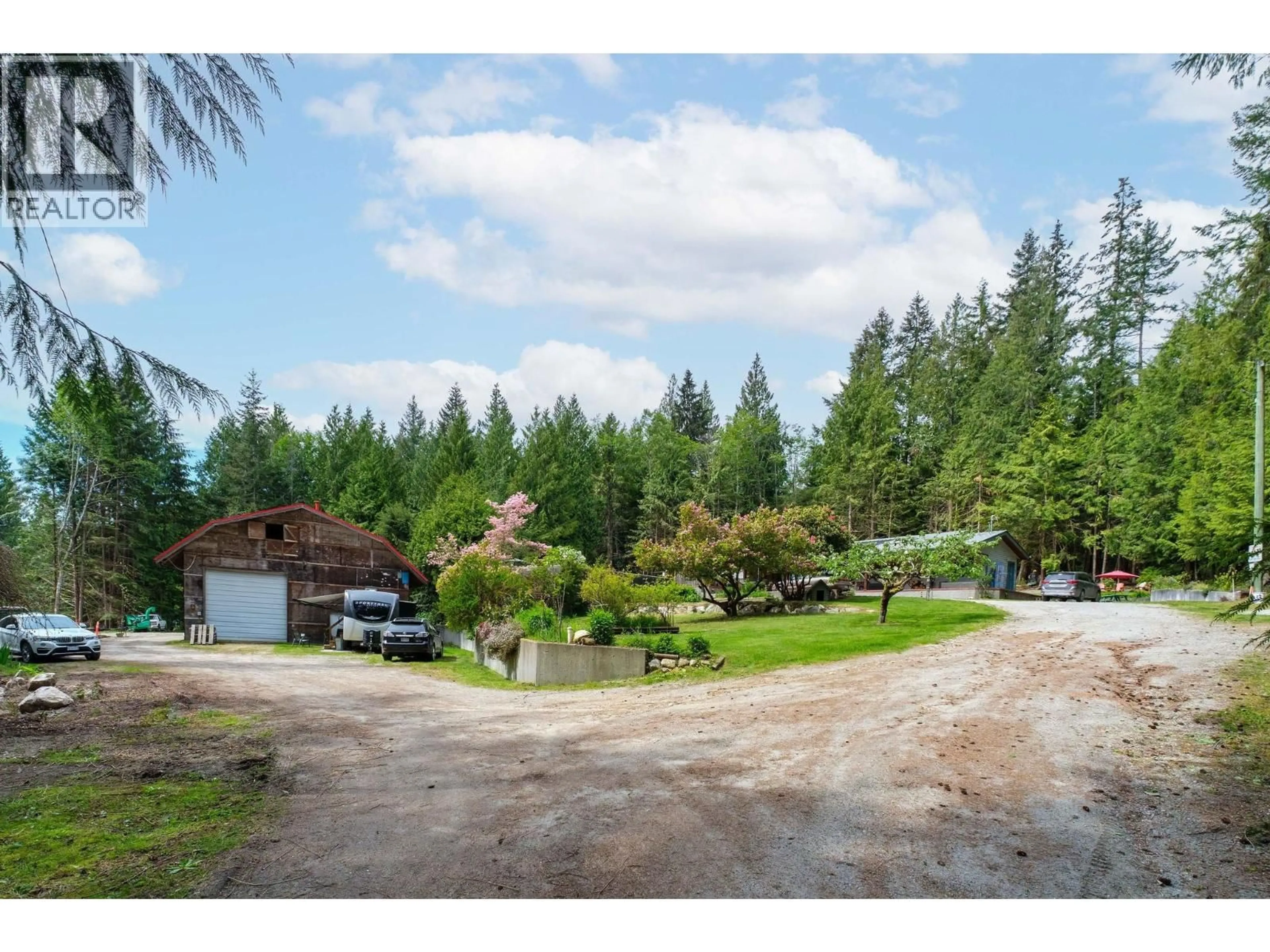 A pic from outside/outdoor area/front of a property/back of a property/a pic from drone, unknown for 3318-42 LINWOOD ROAD, Roberts Creek British Columbia V0N2W1