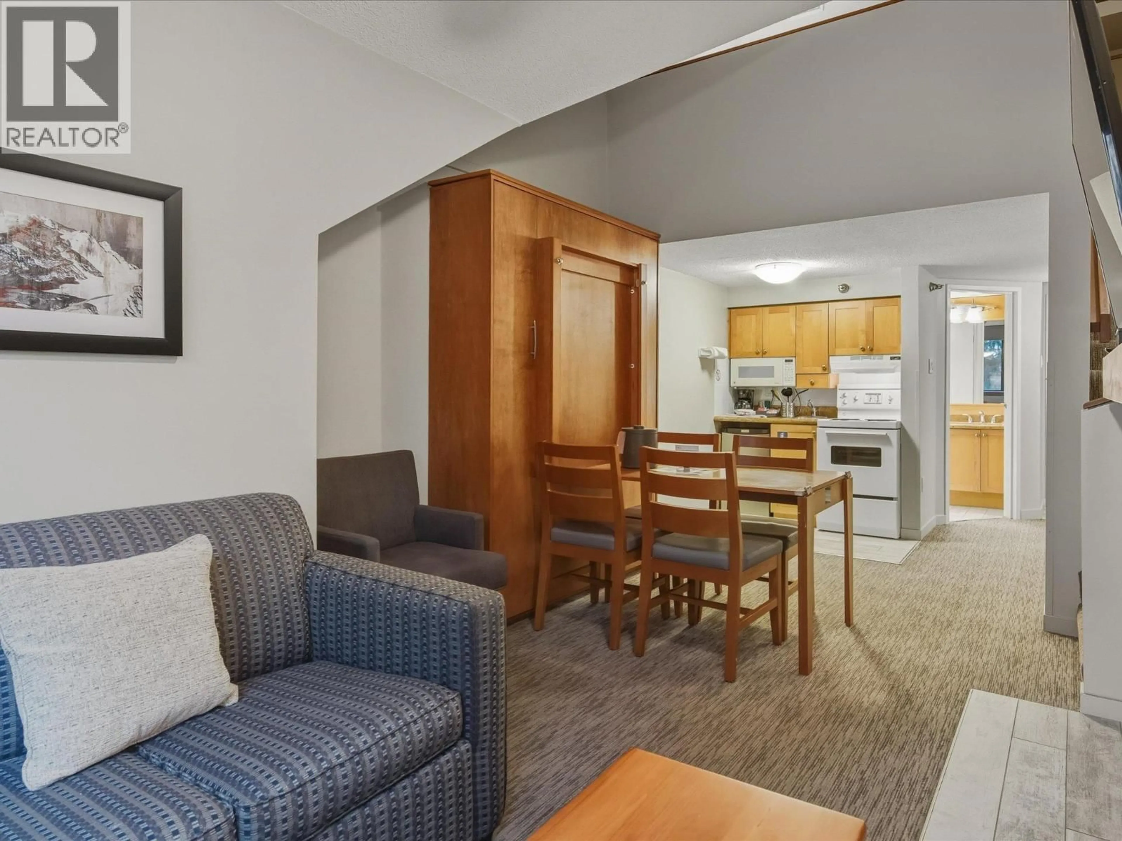 Living room with furniture, unknown for 361 - 4429 SUNDIAL PLACE, Whistler British Columbia V8E1G8