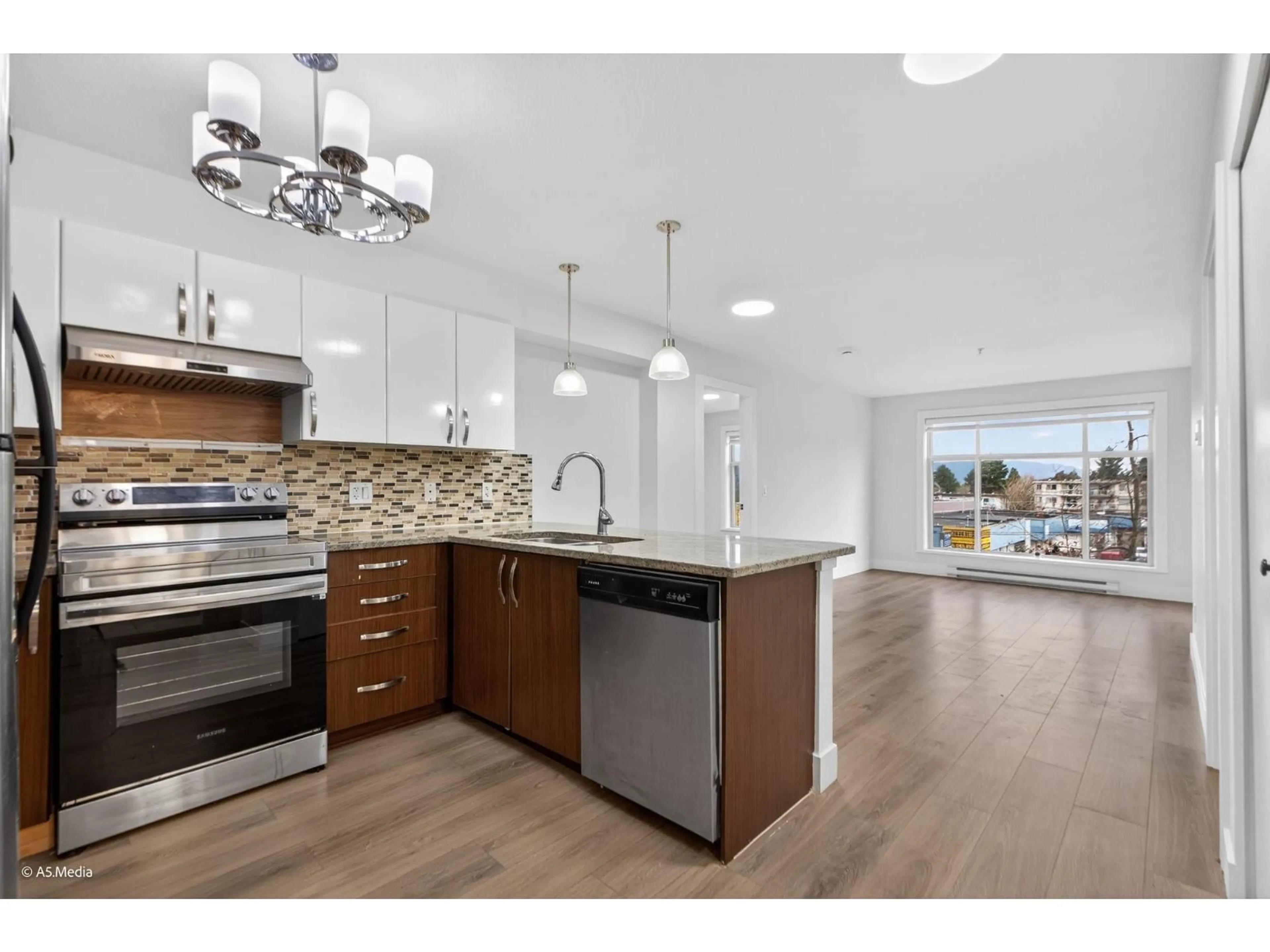 Open concept kitchen, unknown for 318 - 13555 GATEWAY DRIVE, Surrey British Columbia V3T0B5