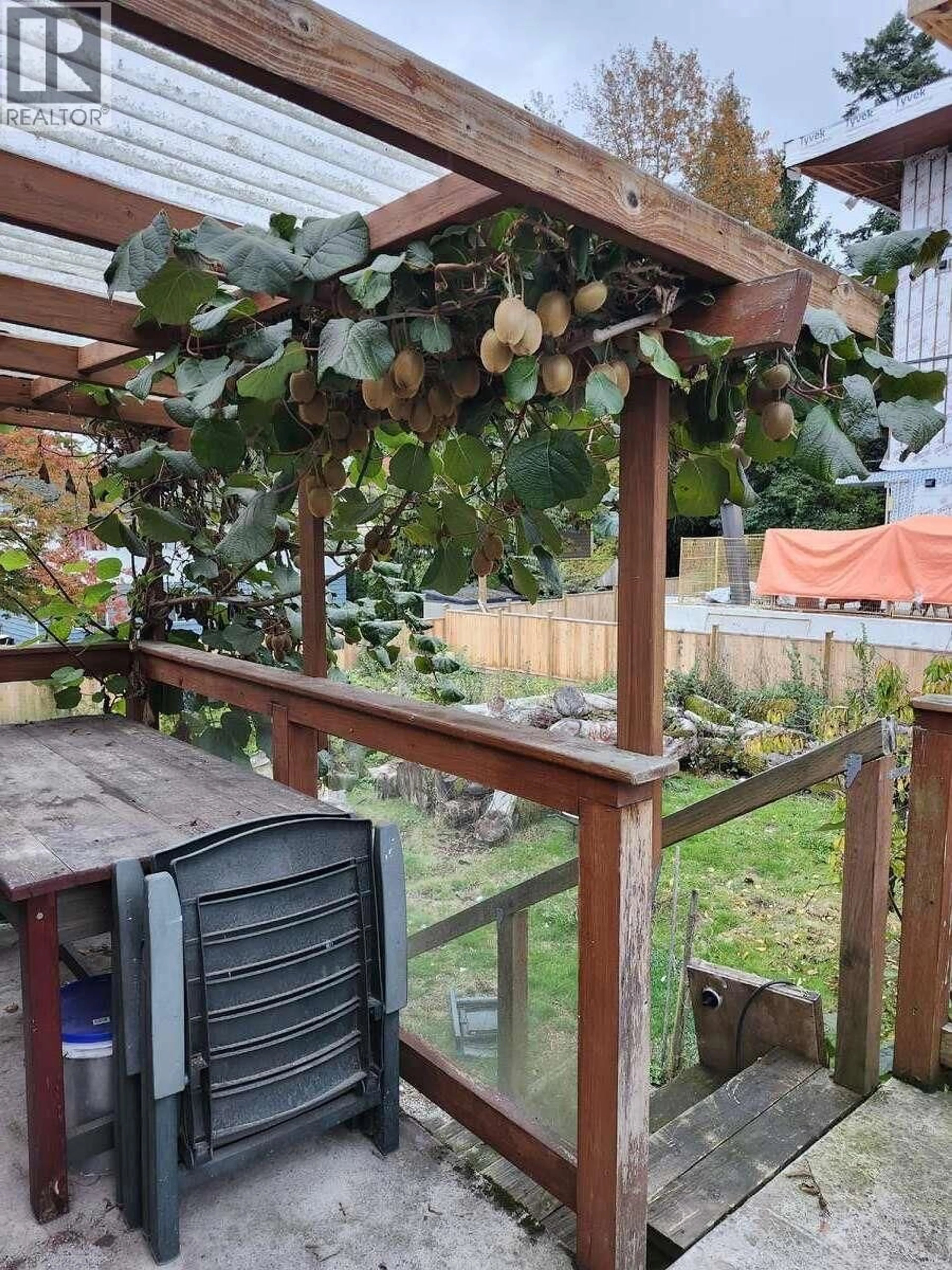 Patio, unknown for 21796 HOWISON AVENUE, Maple Ridge British Columbia V2X2W6