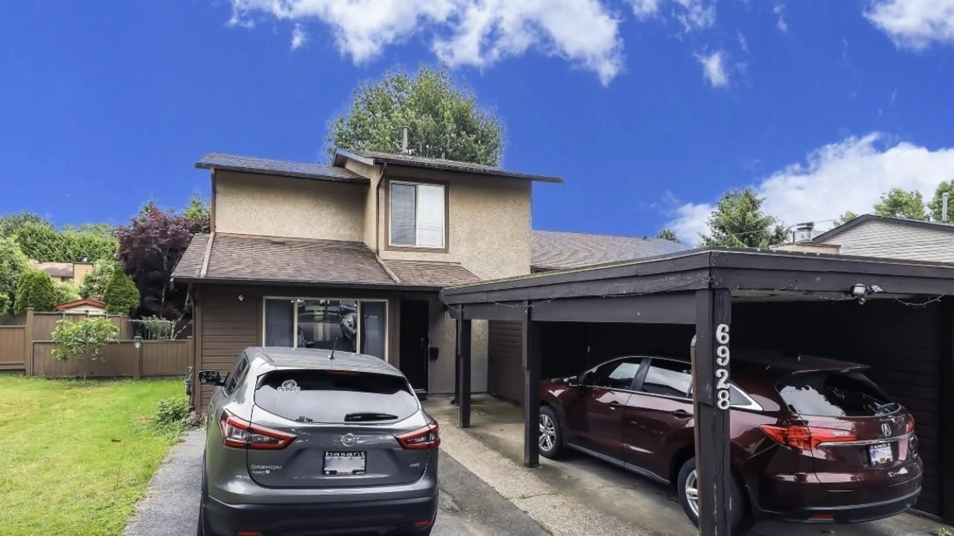 A pic from outside/outdoor area/front of a property/back of a property/a pic from drone, street for 6928 134 STREET, Surrey British Columbia V3W4S9