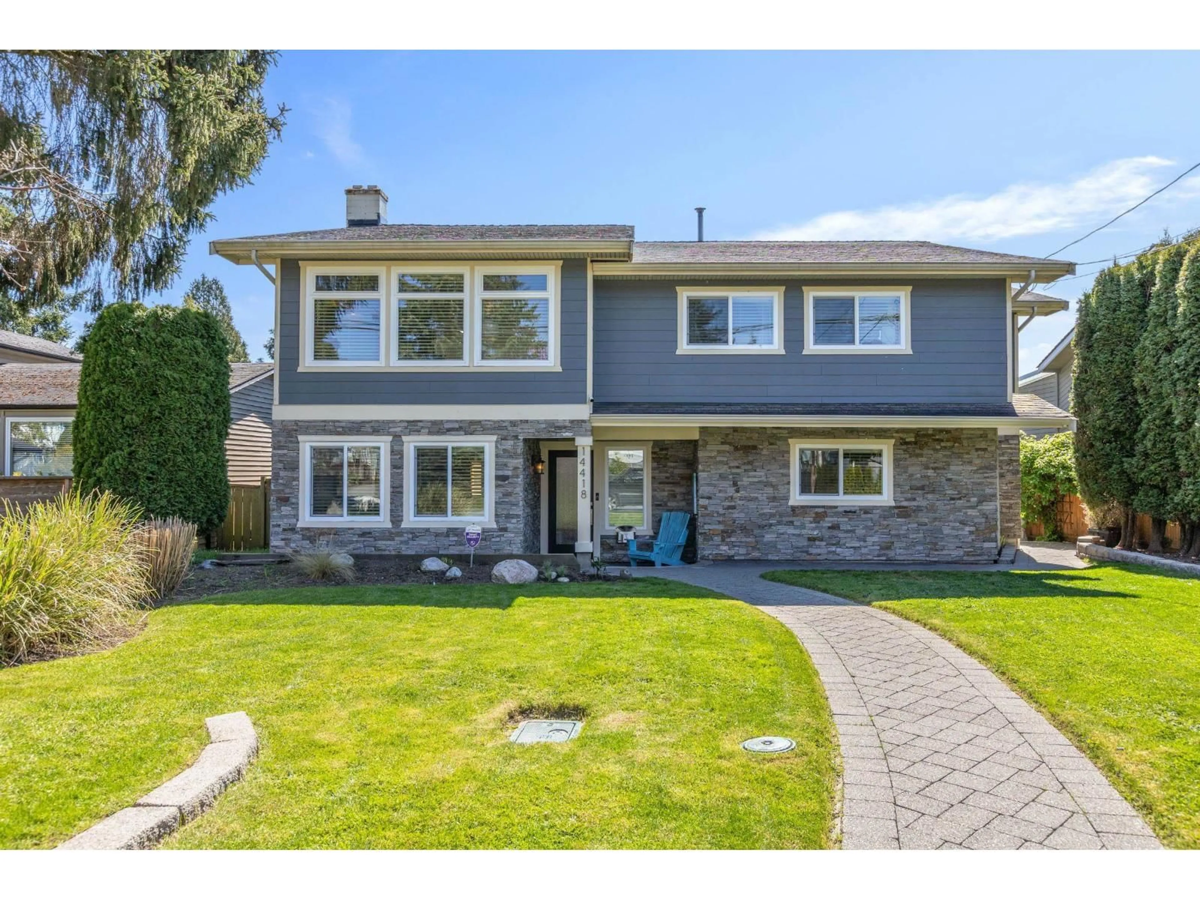 Home with vinyl exterior material, street for 14418 16A AVENUE, Surrey British Columbia V4A5T8