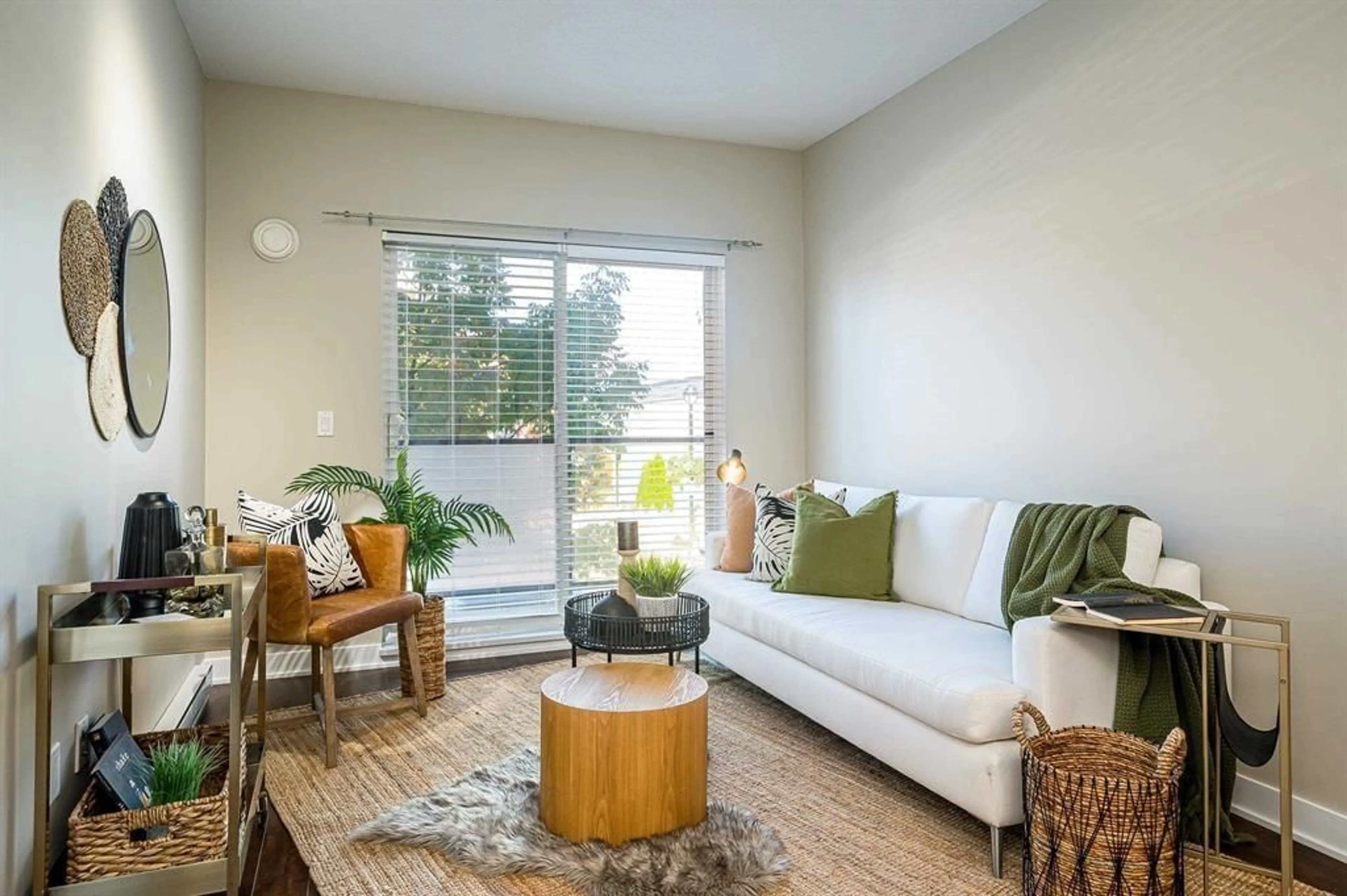 Living room with furniture, unknown for 202 - 20460 DOUGLAS CRESCENT, Langley British Columbia V3A0C6