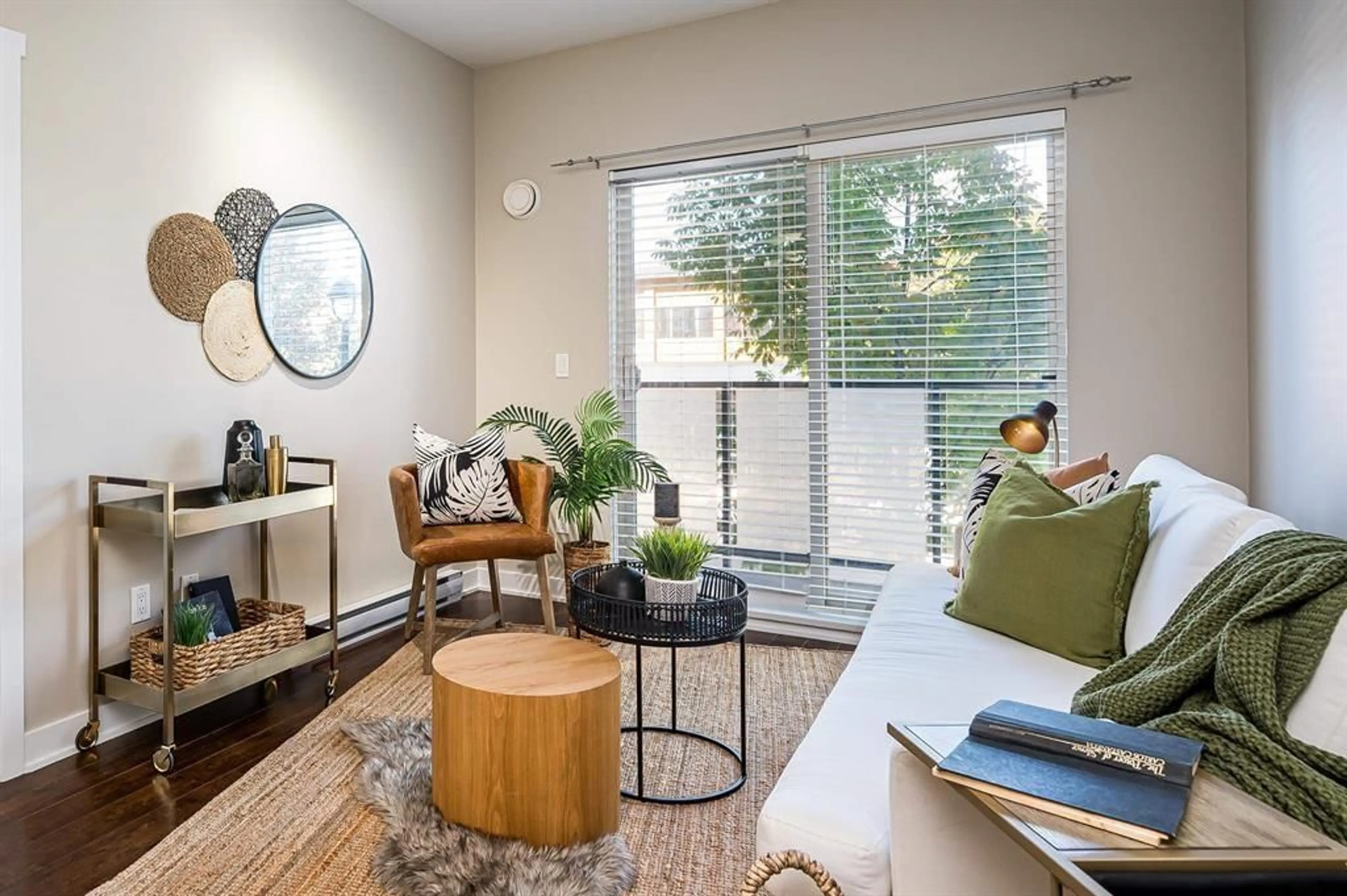 Living room with furniture, unknown for 202 - 20460 DOUGLAS CRESCENT, Langley British Columbia V3A0C6