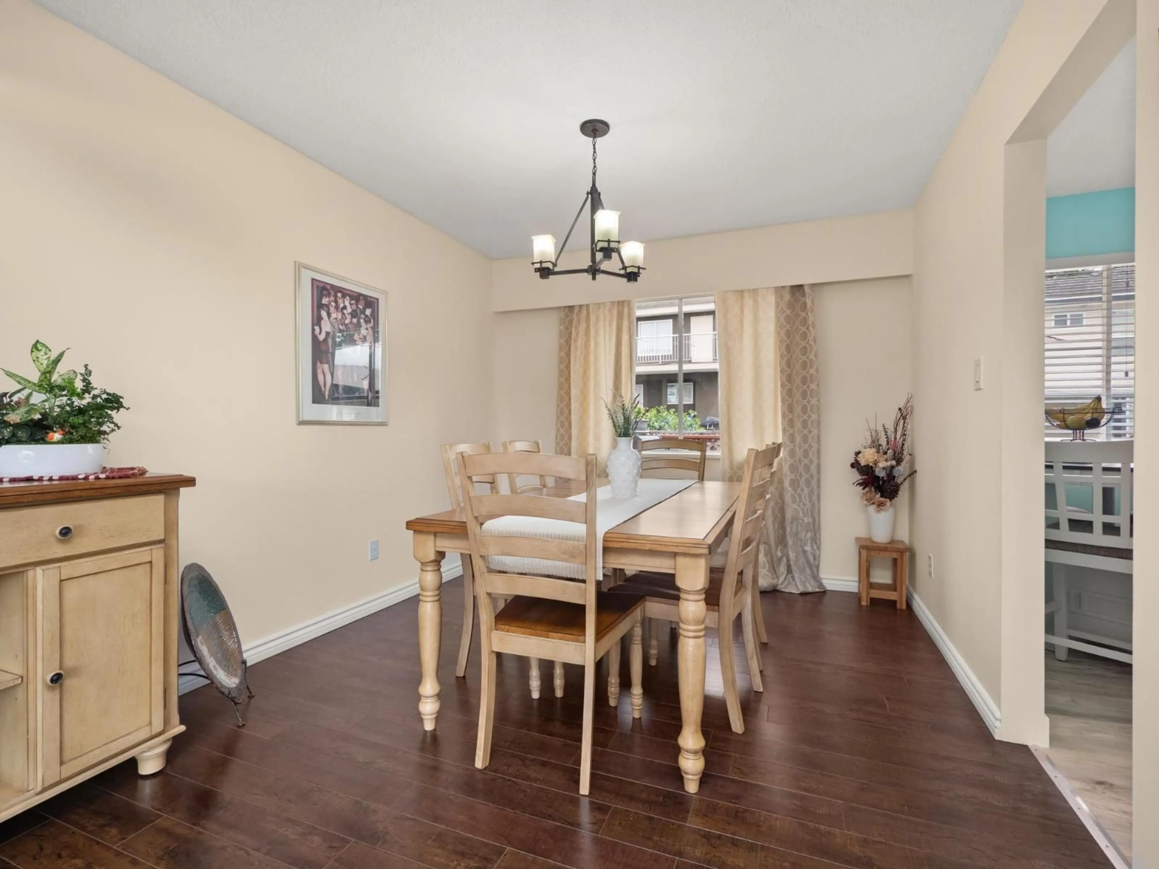 Dining room, wood/laminate floor for 11774 KERR BAY, Delta British Columbia V4C1K1