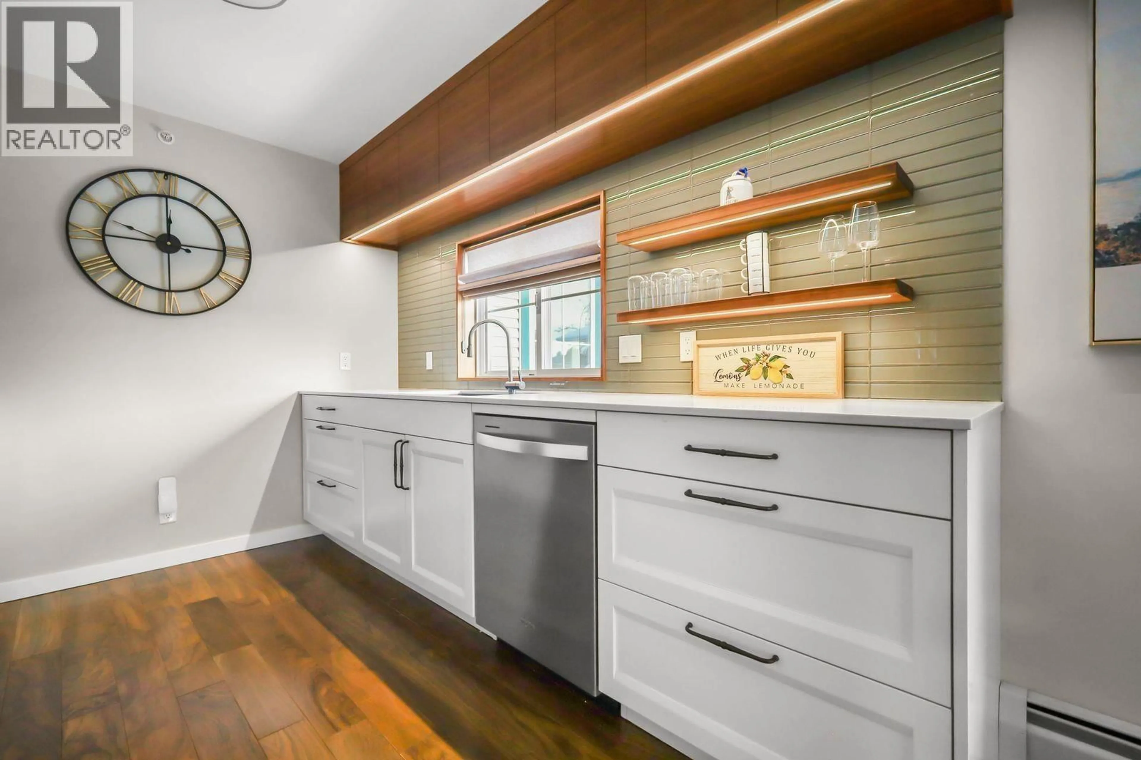 Contemporary kitchen, ceramic/tile floor for 208 - 1638 6TH AVENUE, Prince George British Columbia V2L3N6