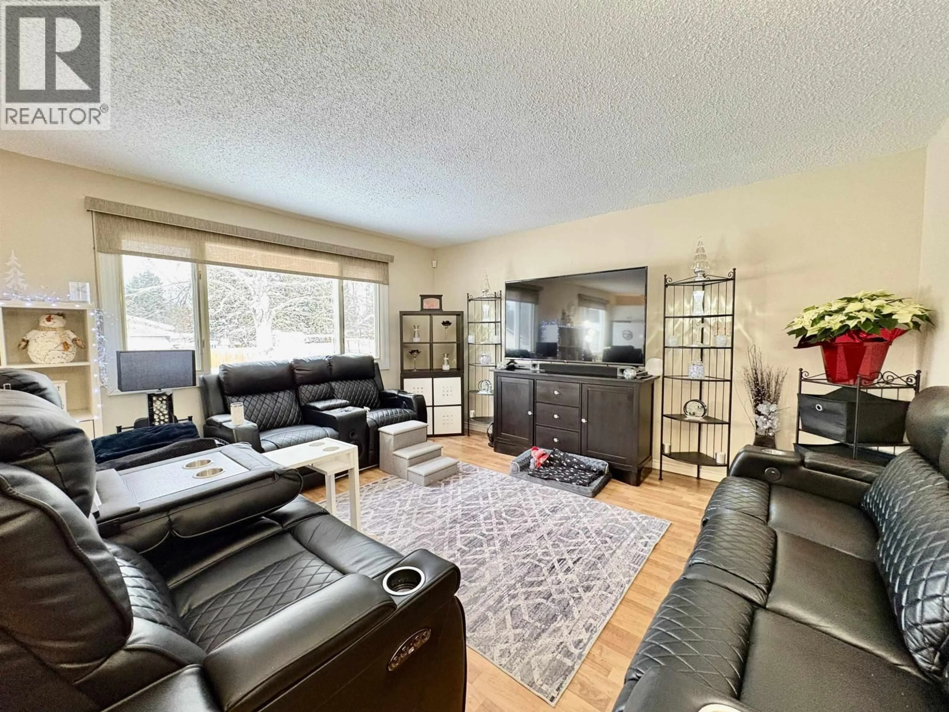Living room with furniture, unknown for 8069 ROCHESTER CRESCENT, Prince George British Columbia V2N3W9
