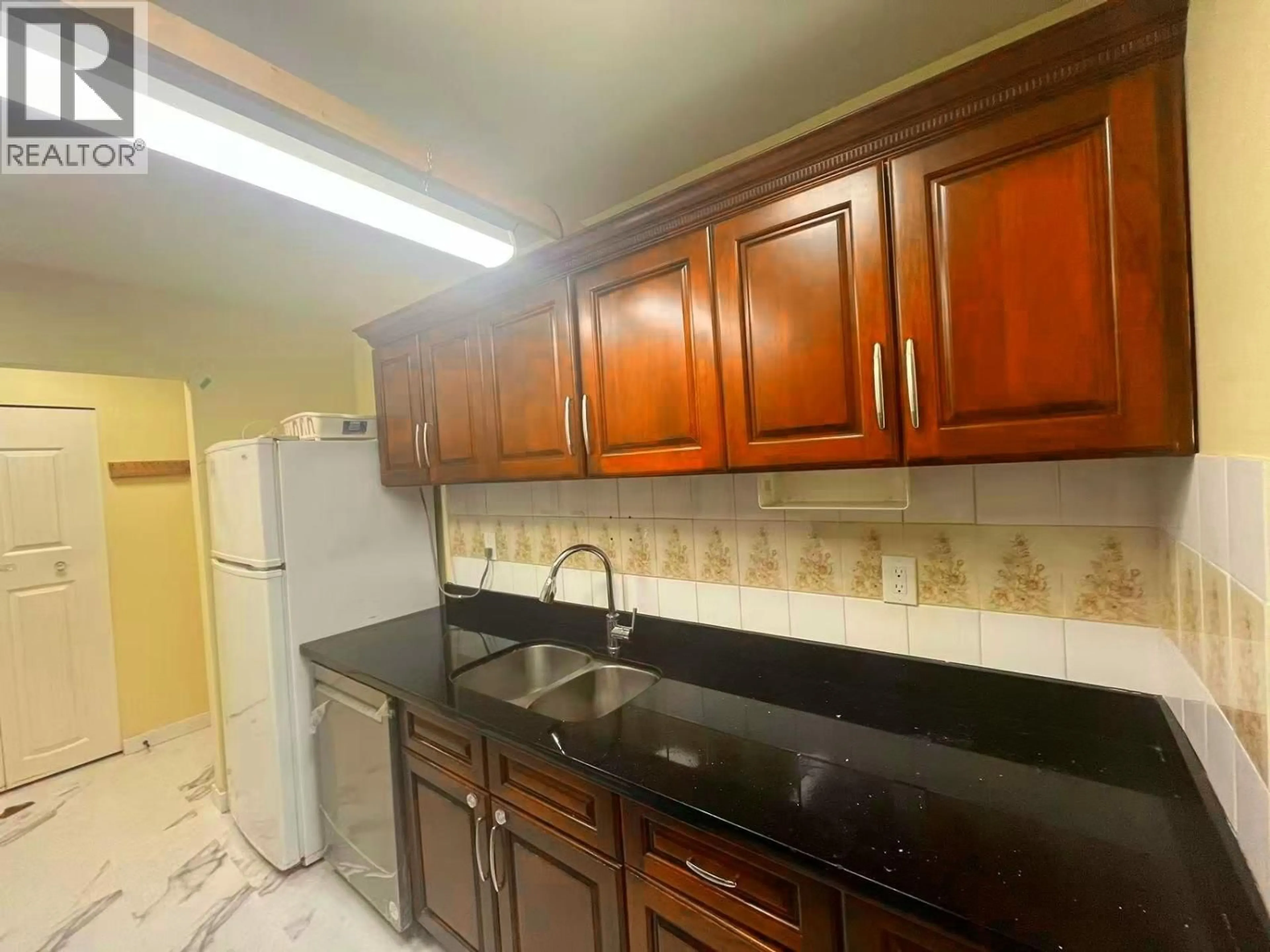 Standard kitchen, unknown for 307 - 5800 COONEY ROAD, Richmond British Columbia V6X3A8