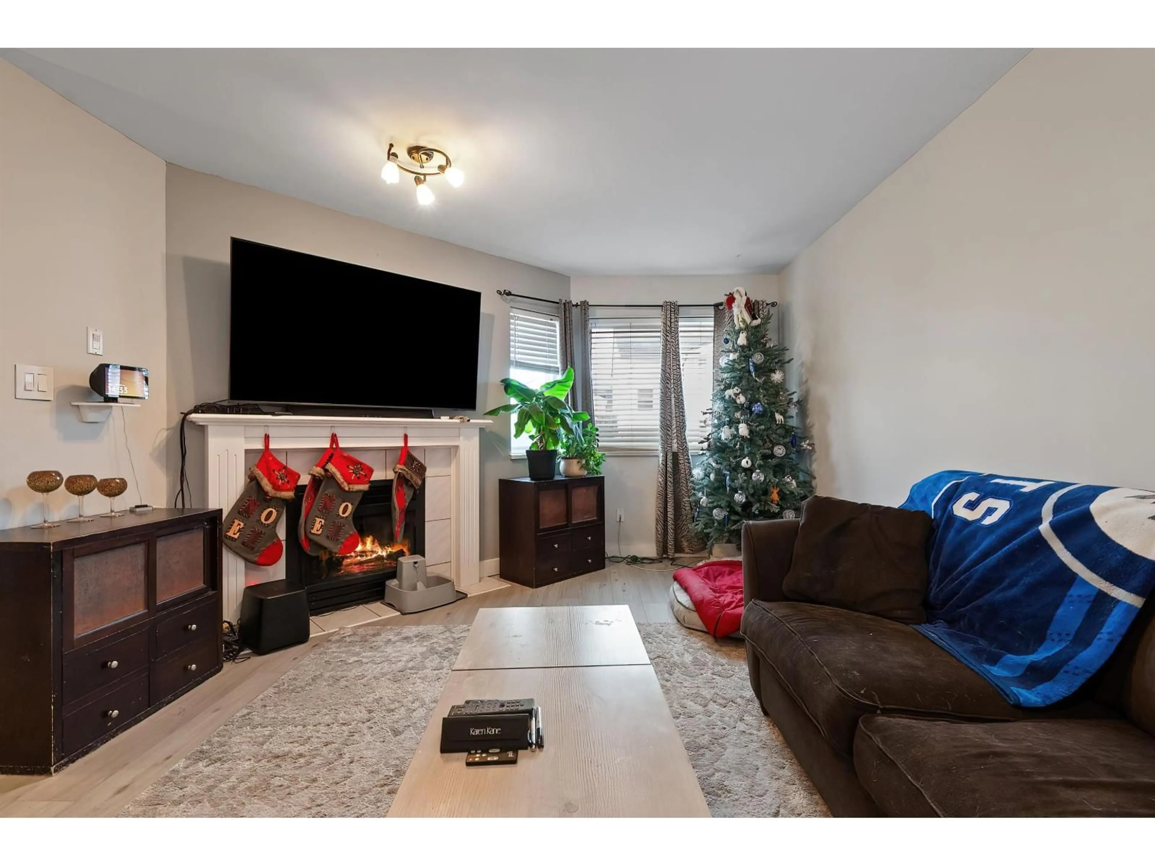 Living room with furniture, unknown for 1 - 5950 VEDDER ROAD, Chilliwack British Columbia V2R3P2