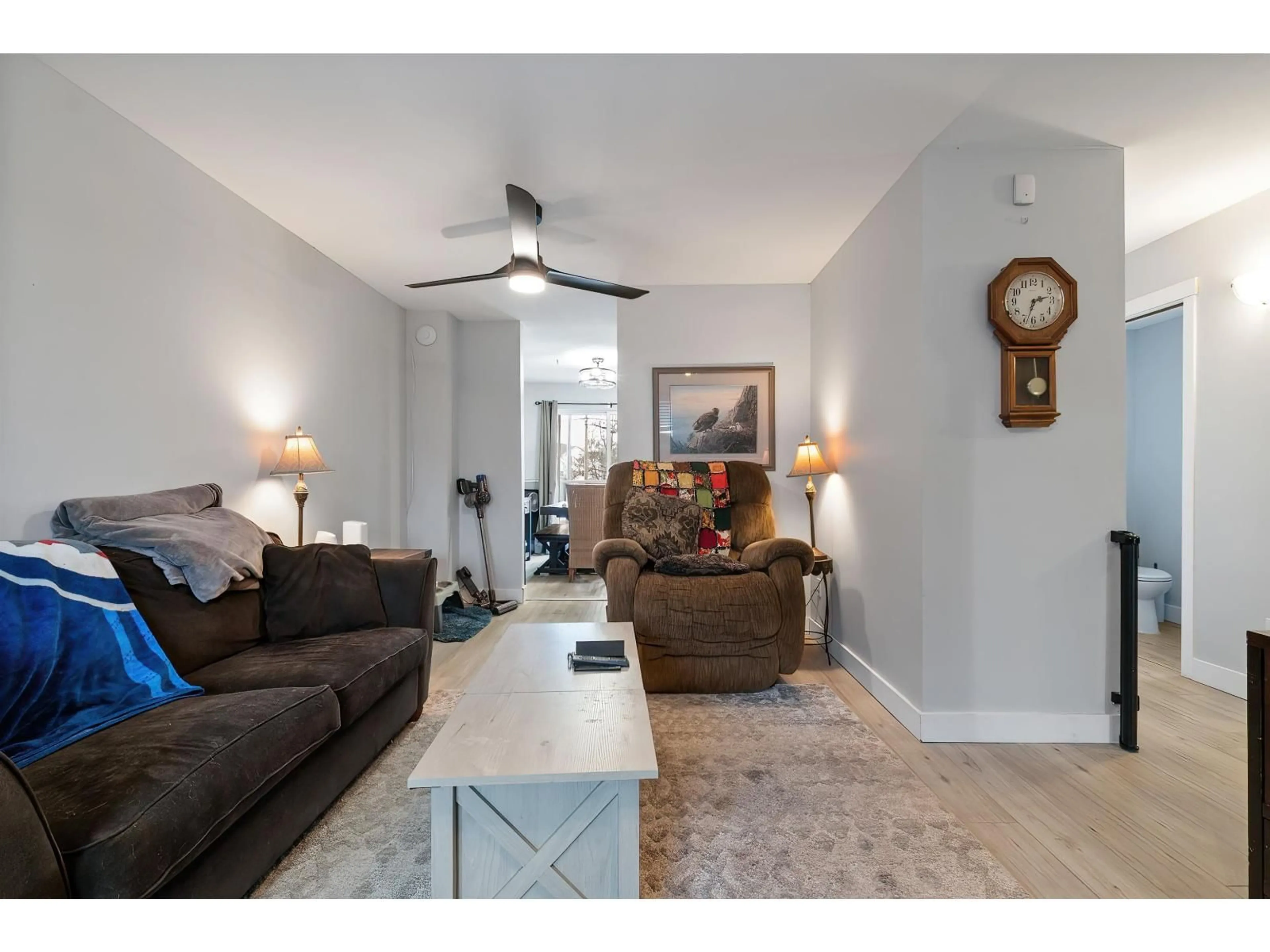 Living room with furniture, unknown for 1 - 5950 VEDDER ROAD, Chilliwack British Columbia V2R3P2