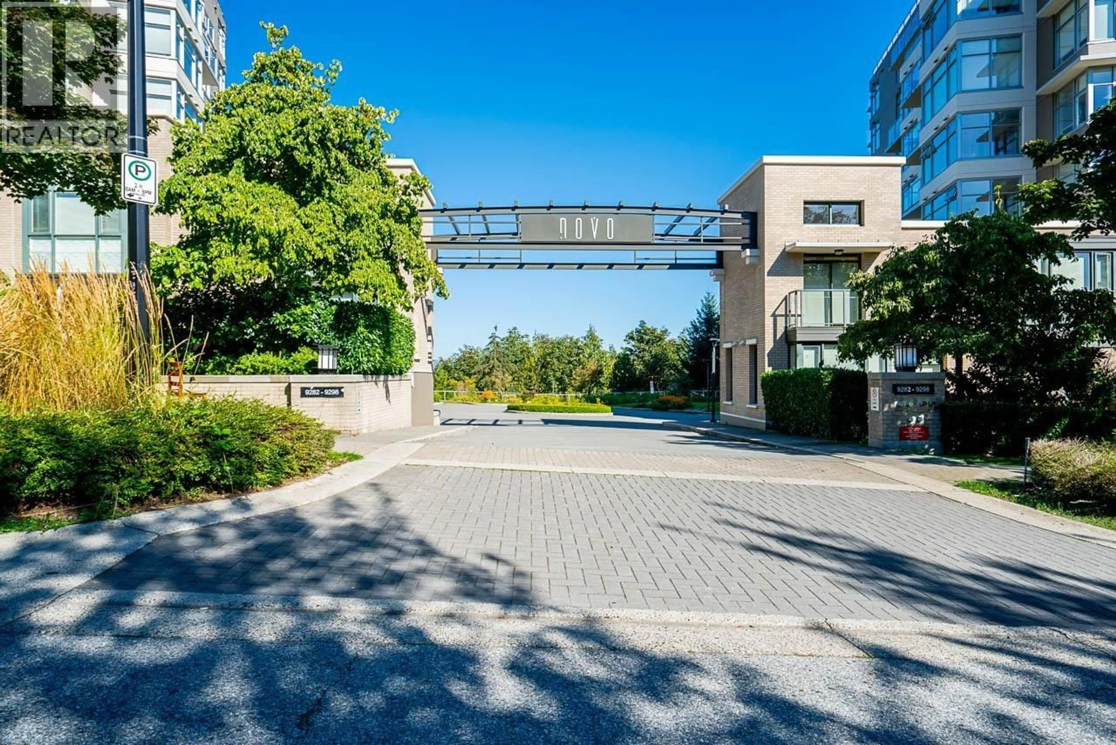 Patio, street for 005 - 9298 UNIVERSITY CRESCENT, Burnaby British Columbia V5A4X8