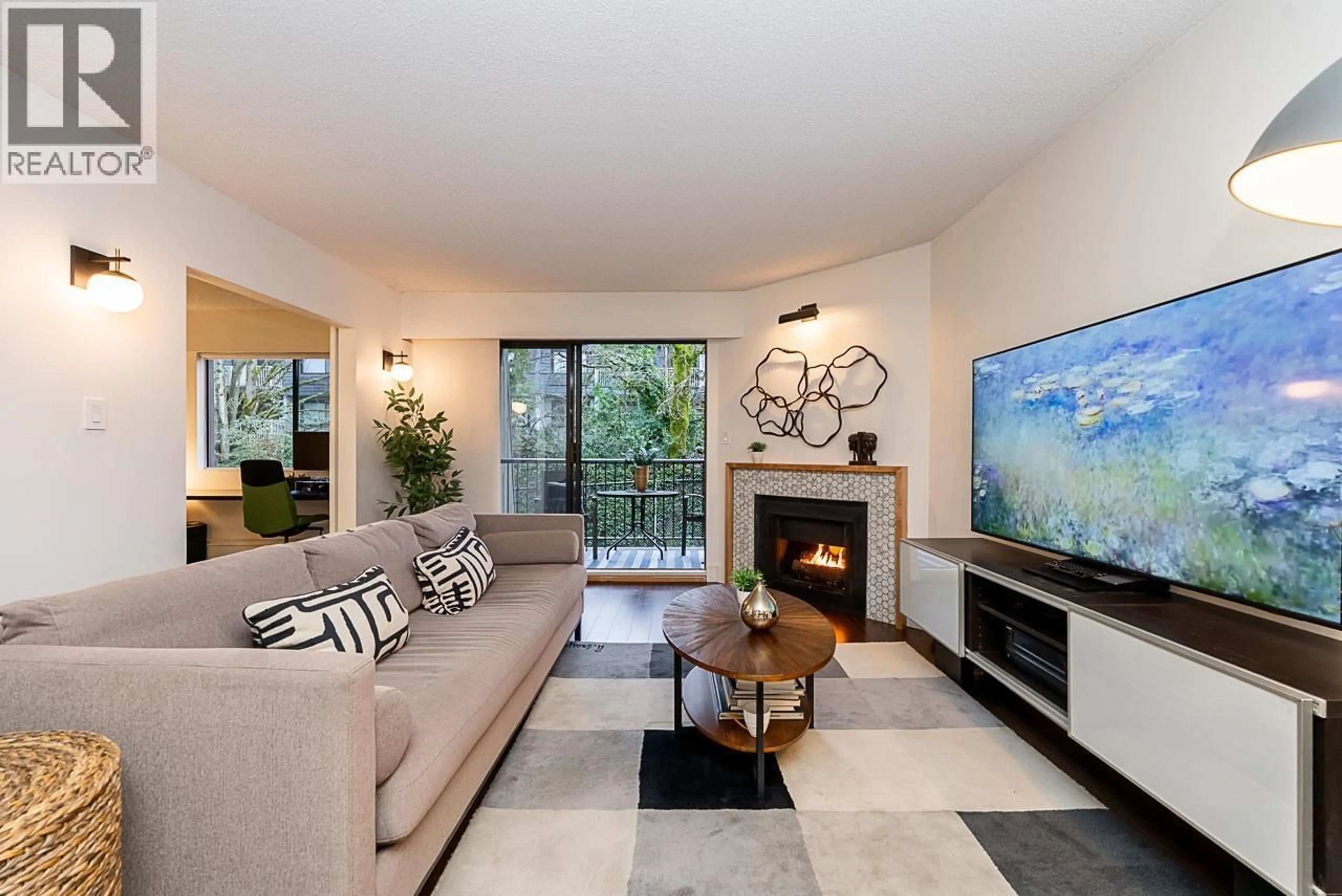 Living room with furniture, unknown for 222 - 9101 HORNE STREET, Burnaby British Columbia V3N4M3