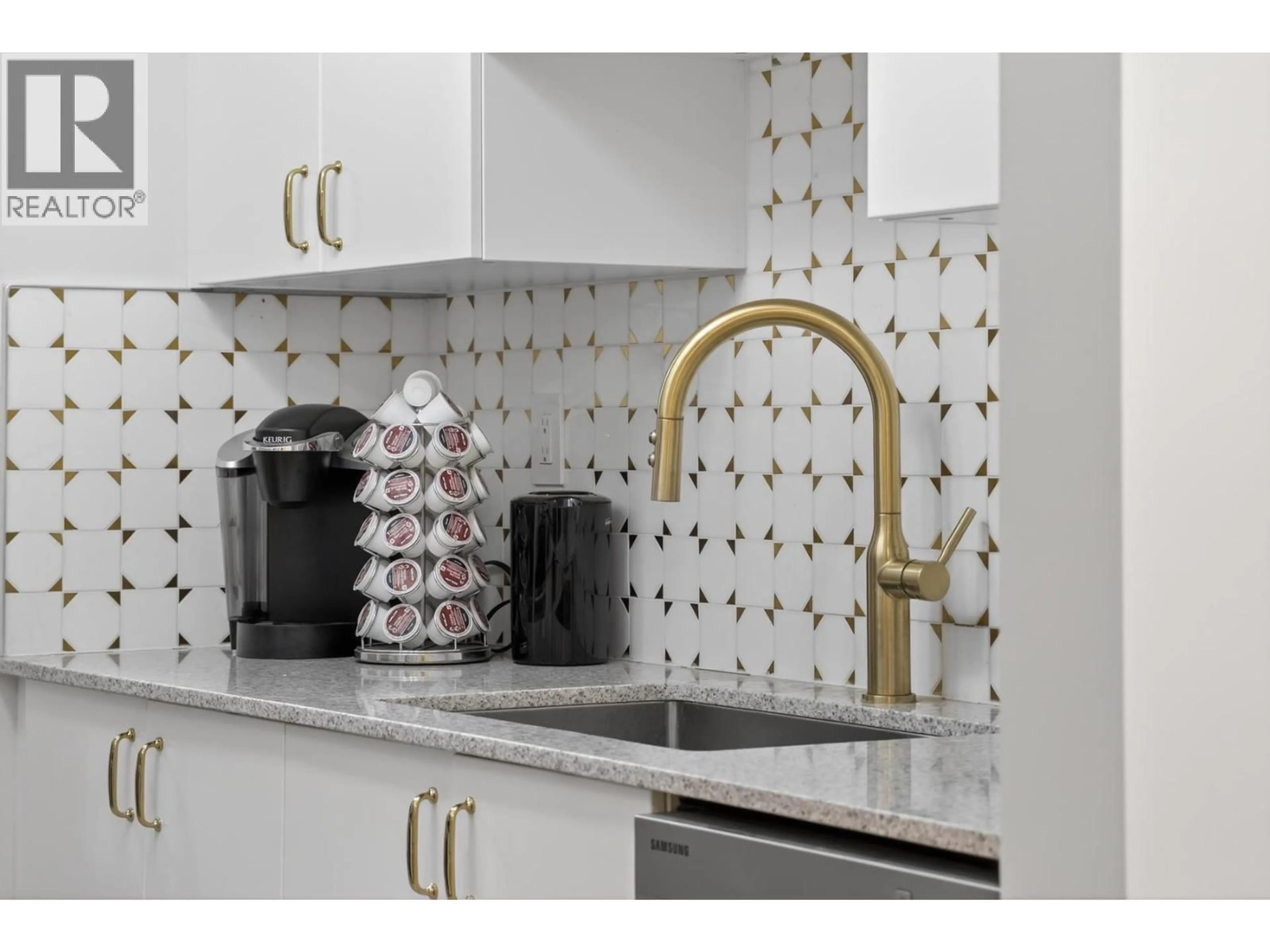 Standard kitchen, ceramic/tile floor for 311 - 1010 HOWE STREET, Vancouver British Columbia V6Z1P5