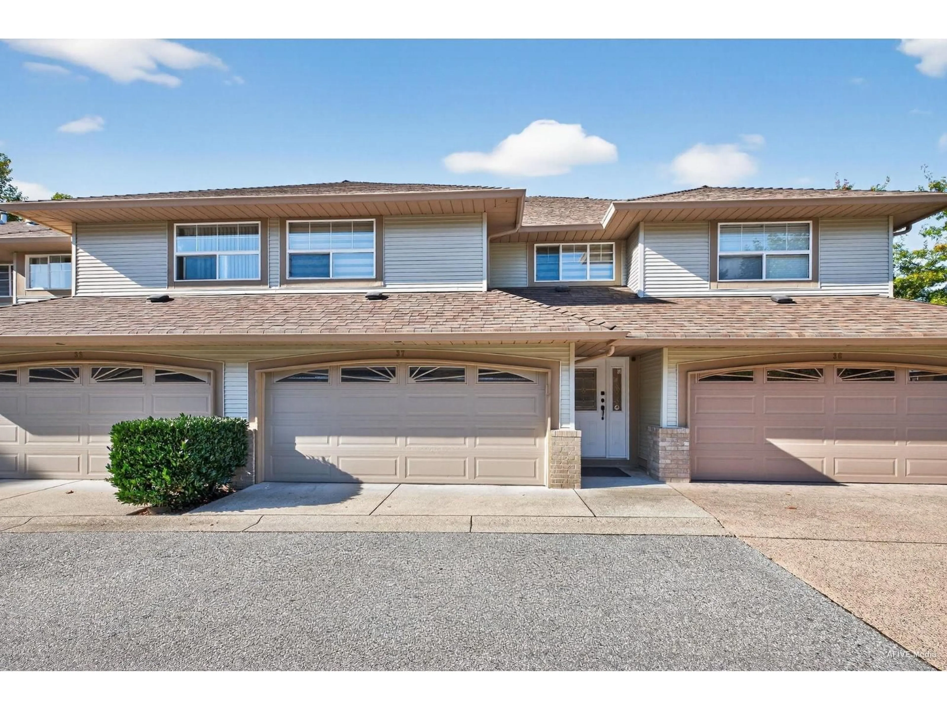 Unknown for 37 - 12165 75 AVENUE, Surrey British Columbia V3W0W7