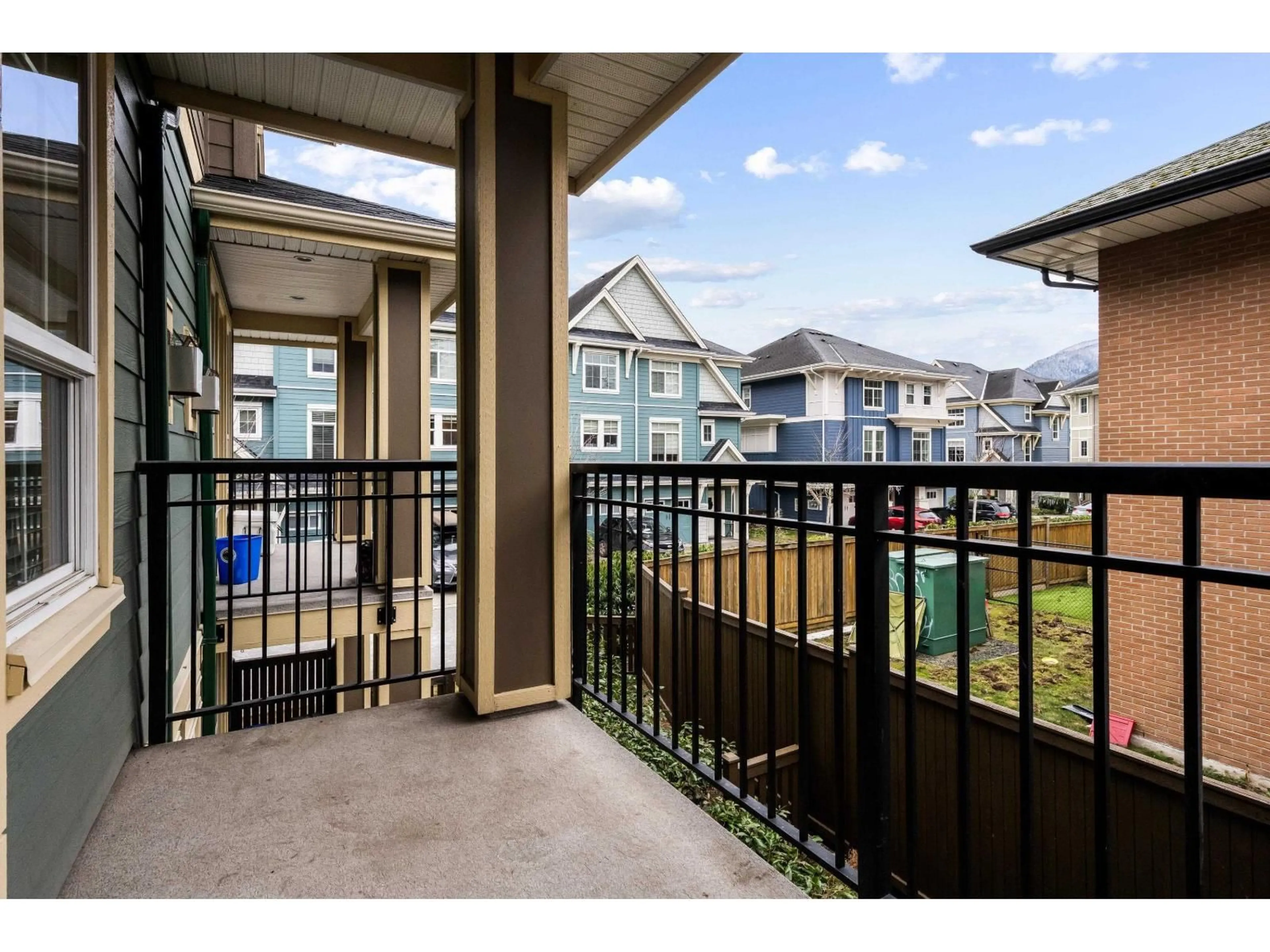 Patio, water/lake/river/ocean view for 19 - 45290 SOOWAHLIE CRESCENT, Chilliwack British Columbia V2R0S6