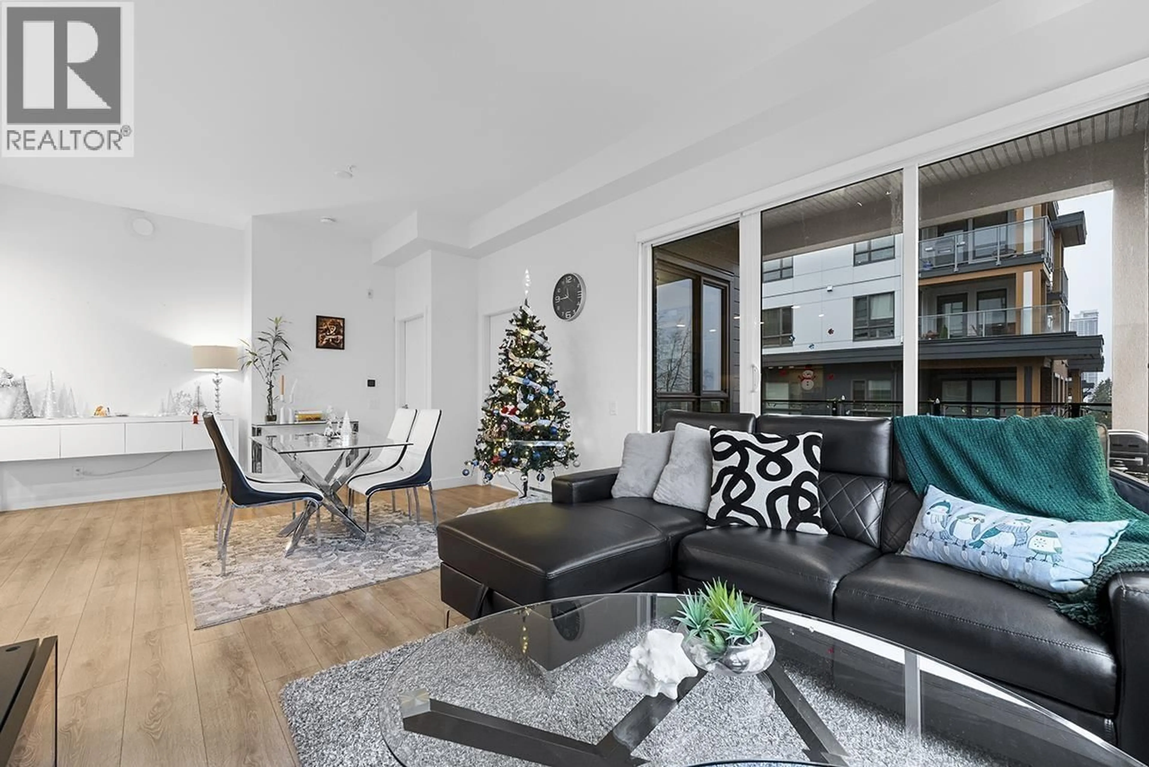 Living room with furniture, unknown for 411 - 735 ANSKAR COURT, Coquitlam British Columbia V3J0L7