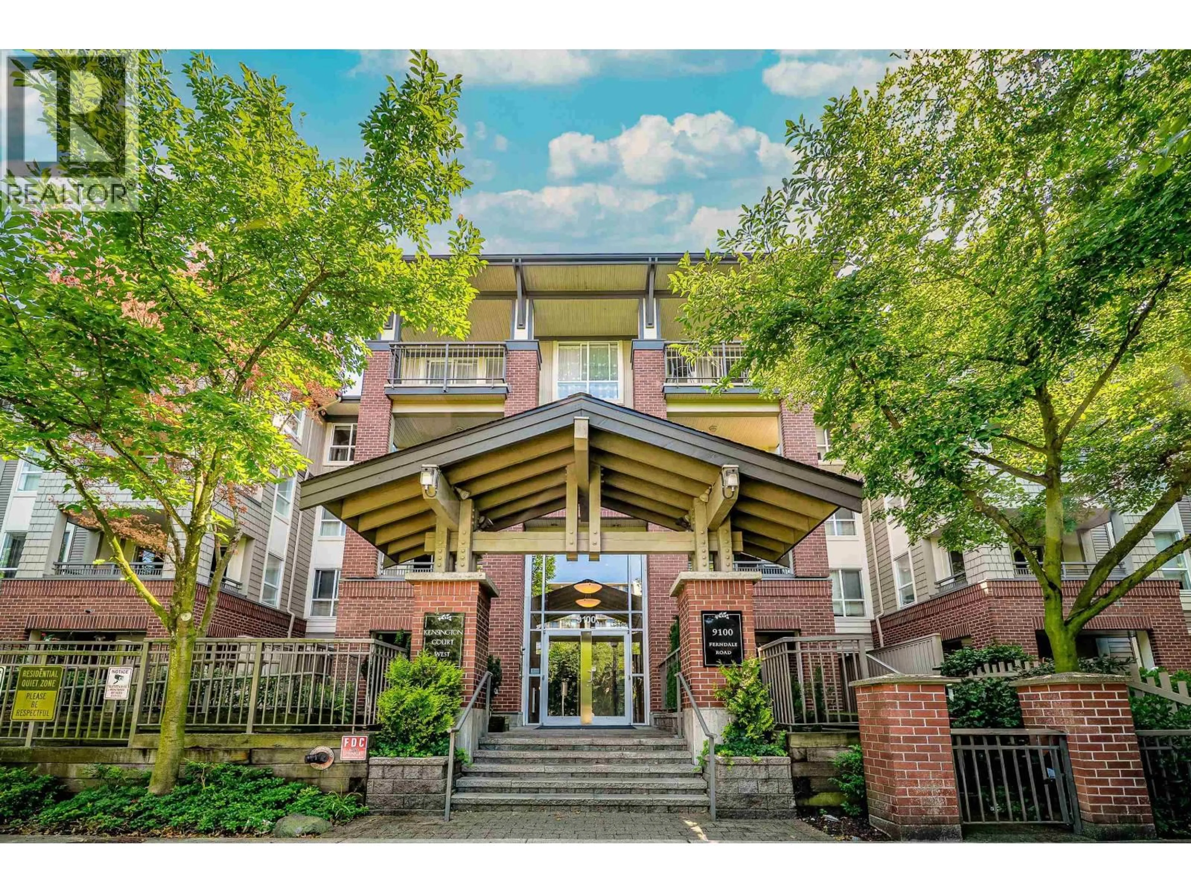 Indoor foyer for 463 - 9100 FERNDALE ROAD, Richmond British Columbia V6Y4L1