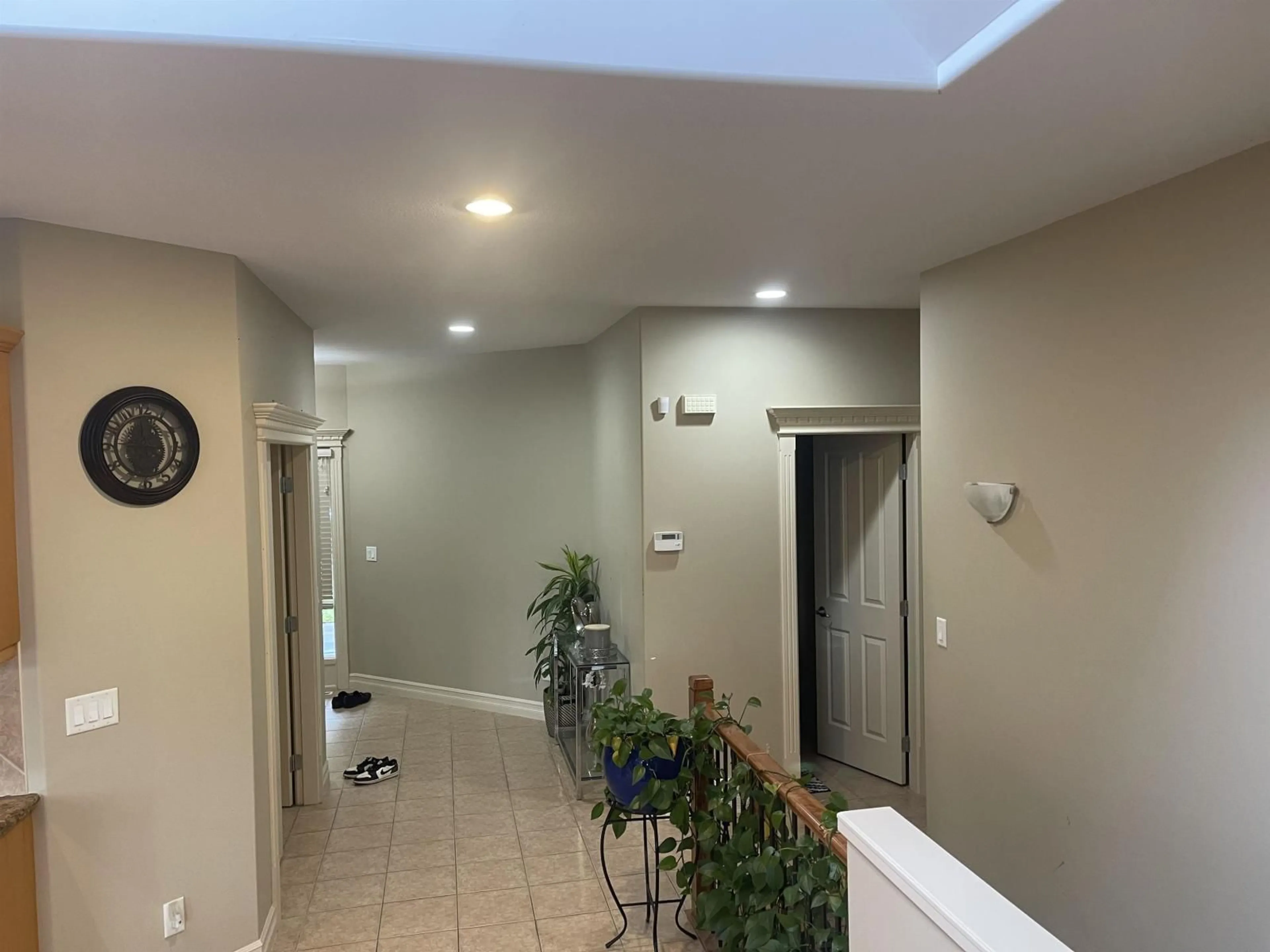 Indoor foyer for 36512 AUGUSTON PARKWAY EAST, Abbotsford British Columbia V3G3C6