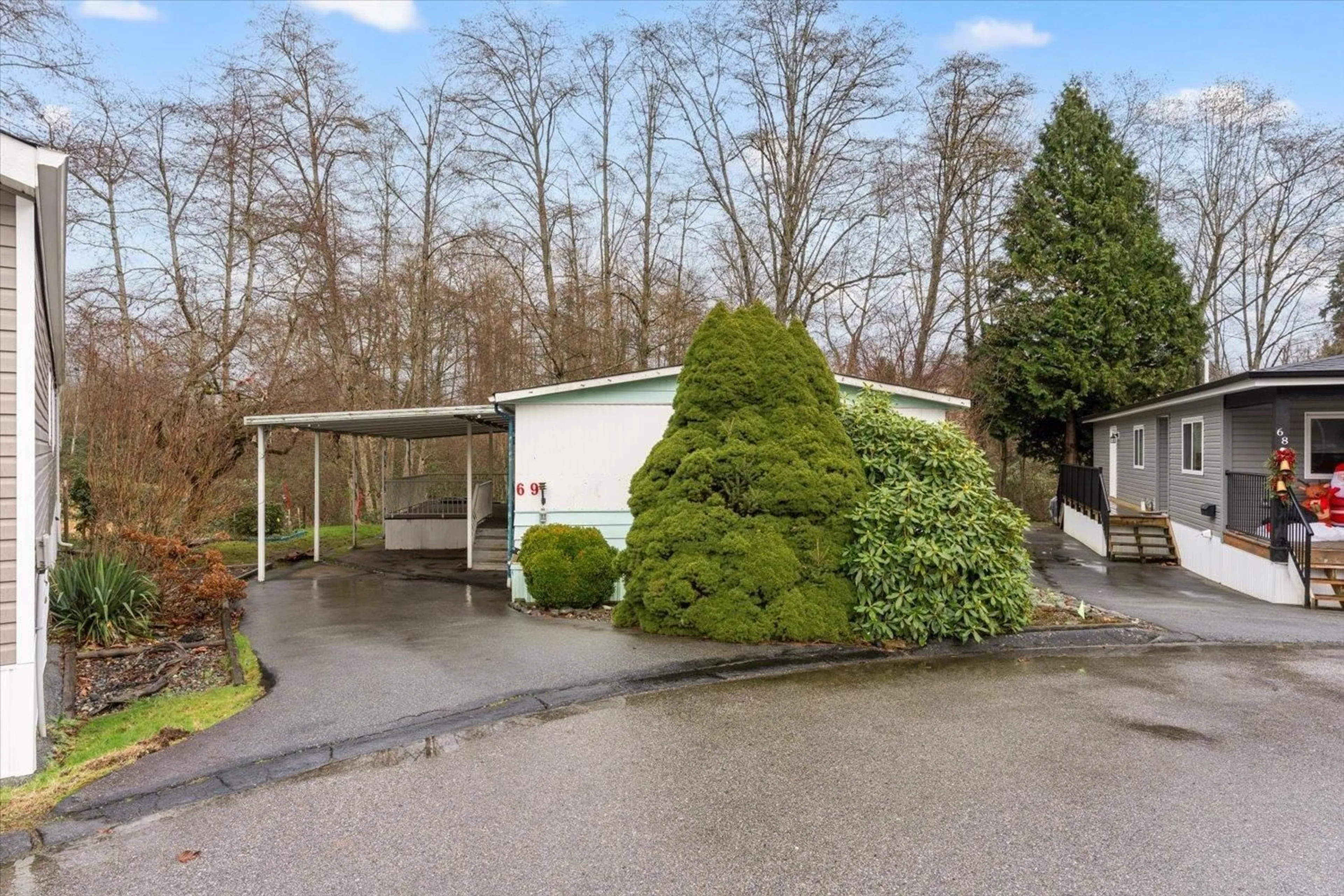 Unknown for 69 - 8220 KING GEORGE BOULEVARD, Surrey British Columbia V3W6E1