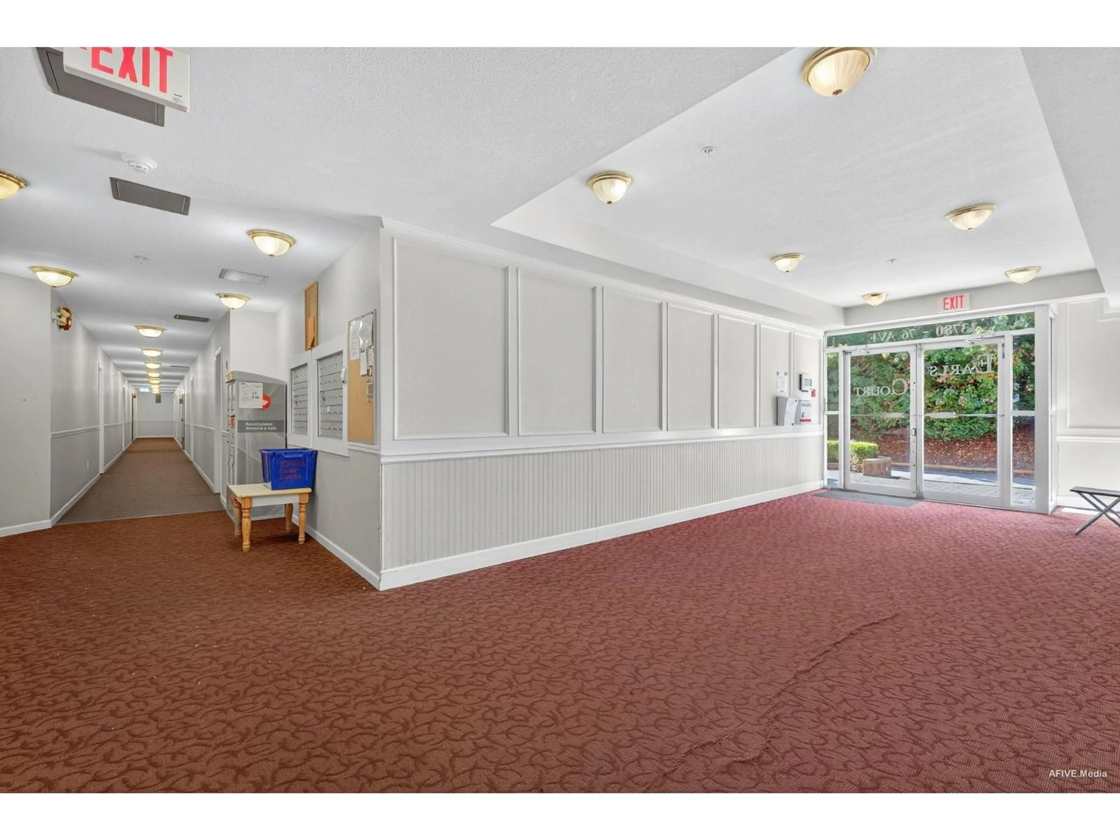 Indoor foyer for 306 - 13780 76 AVENUE, Surrey British Columbia V3W1E5