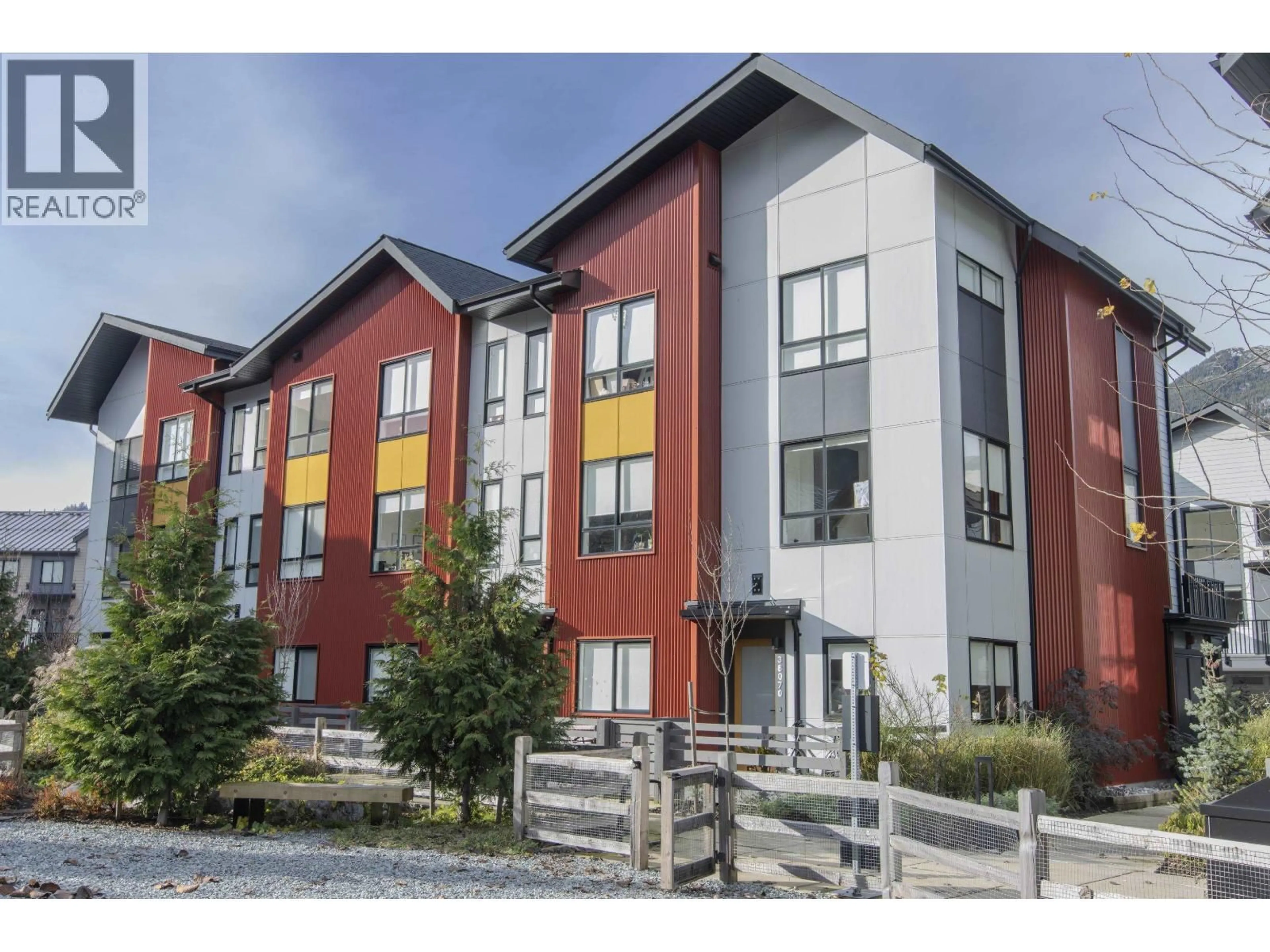 Unknown for 38070 HELM WAY, Squamish British Columbia V8B1E6