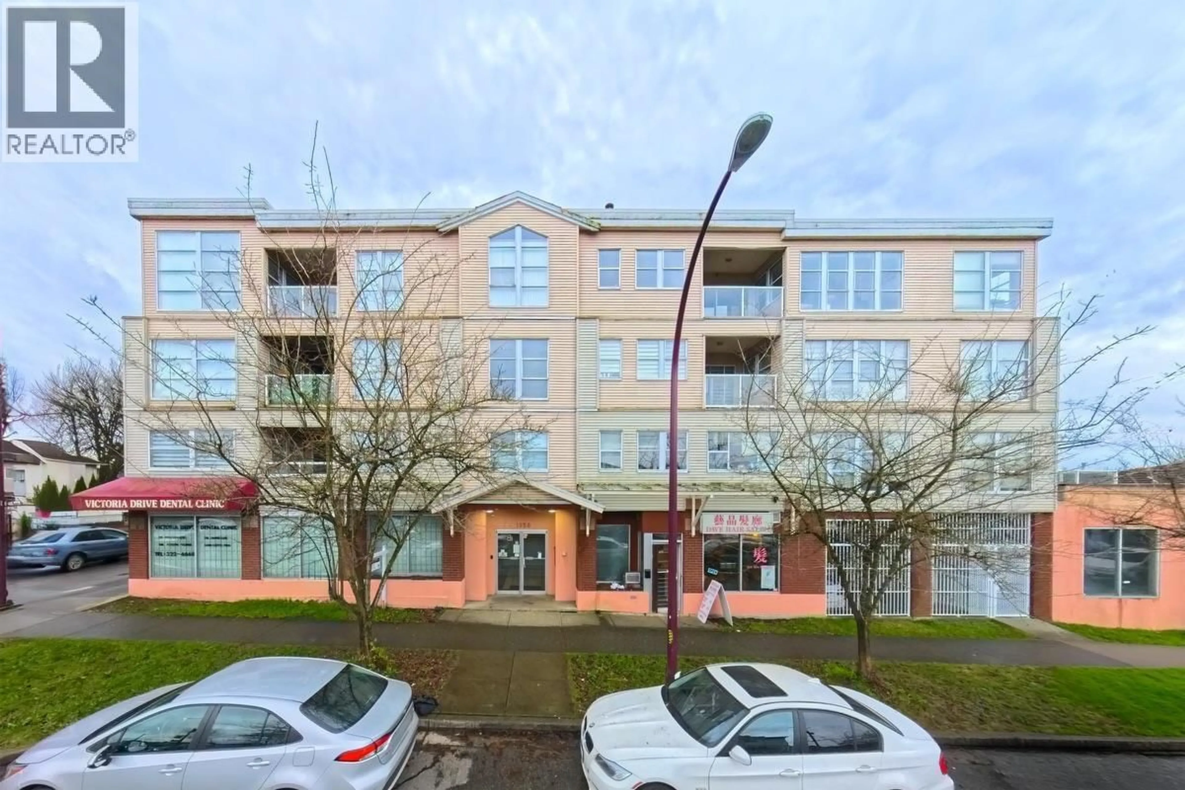 A pic from outside/outdoor area/front of a property/back of a property/a pic from drone, building for 406 - 1958 47TH AVENUE, Vancouver British Columbia V5P3X5