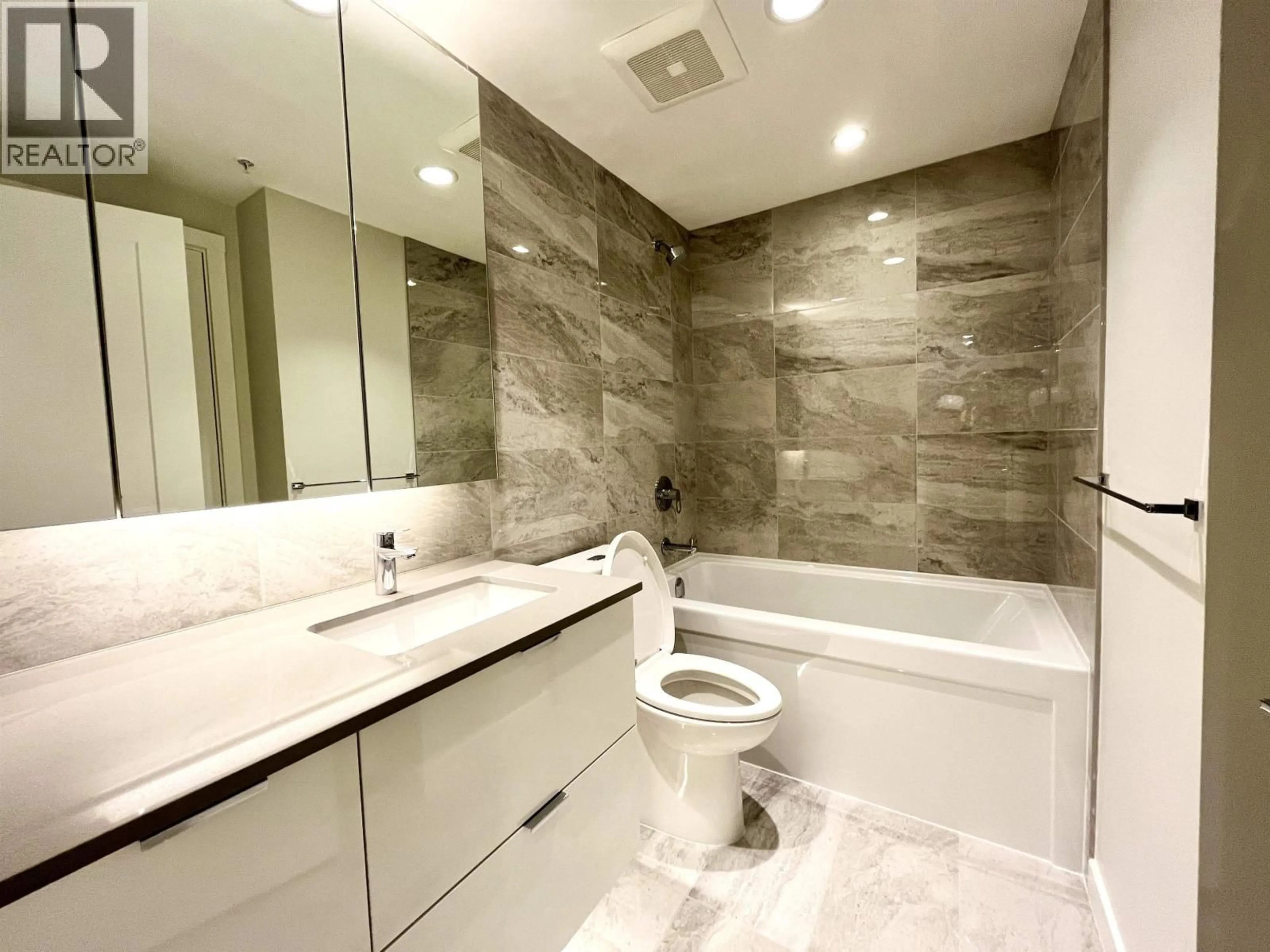 Contemporary bathroom, ceramic/tile floor for 606 - 3699 SEXSMITH DRIVE, Richmond British Columbia V6X0W4