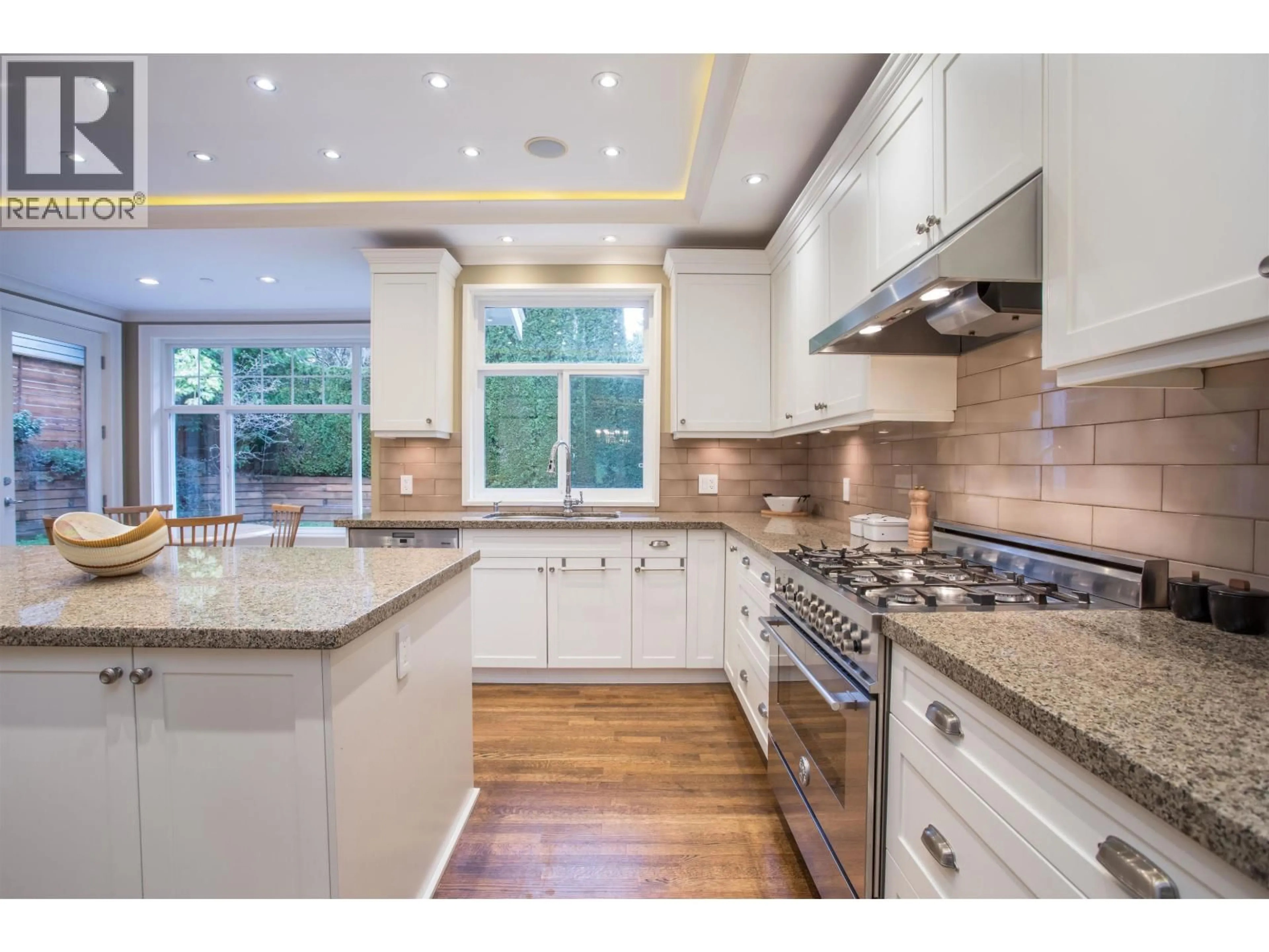 Open concept kitchen, ceramic/tile floor for 6417 PITT STREET, West Vancouver British Columbia V7W2C1