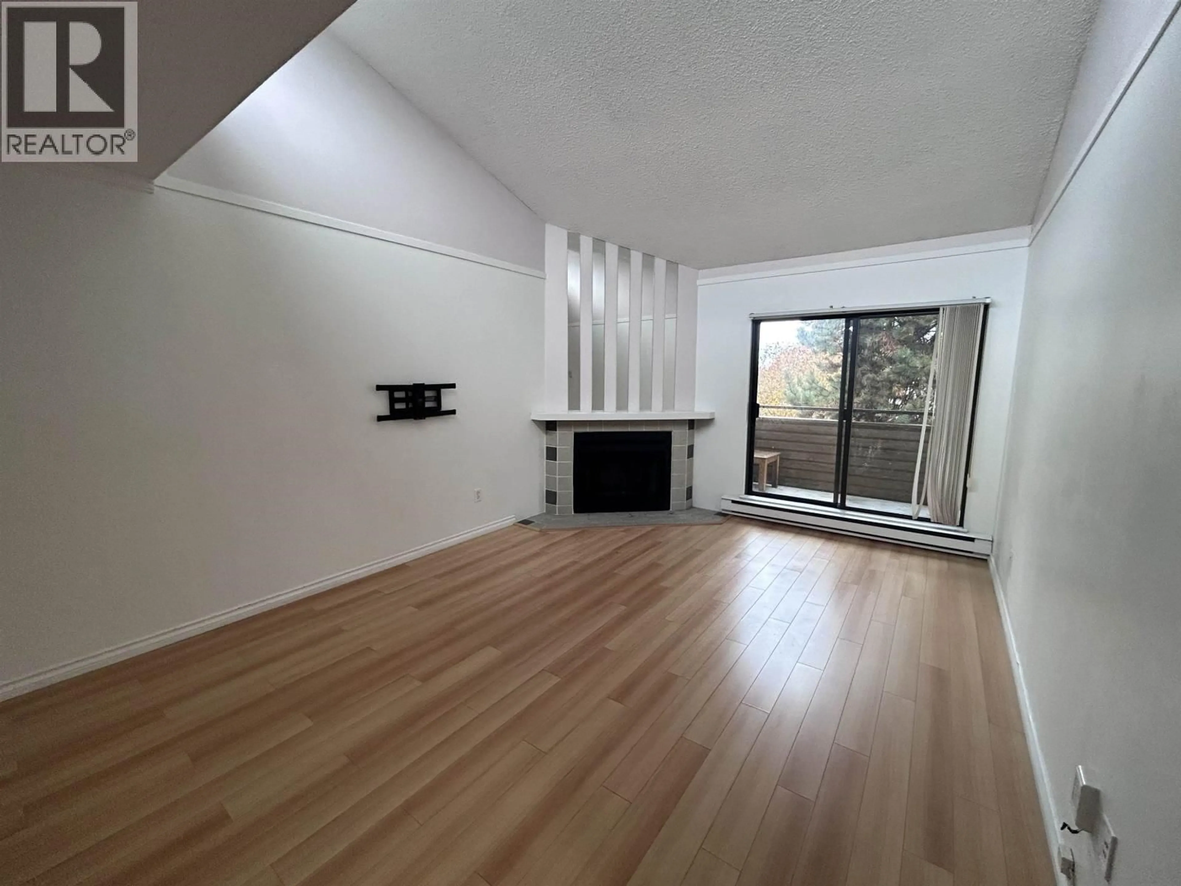 A pic of a room for 324 - 7295 MOFFATT ROAD, Richmond British Columbia V6Y3E5