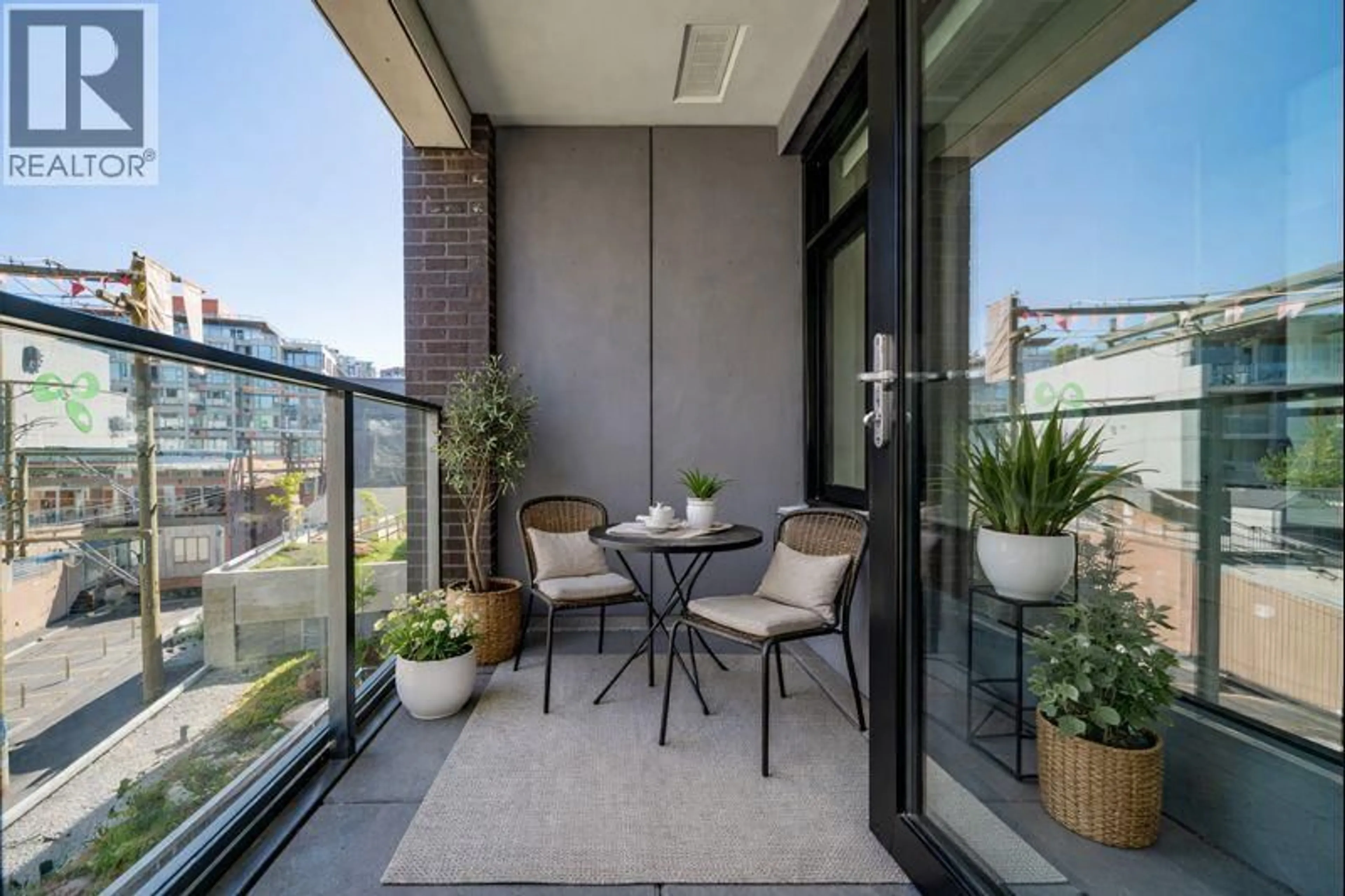 Patio, street for 512 - 210 5TH AVENUE, Vancouver British Columbia V5T0K1