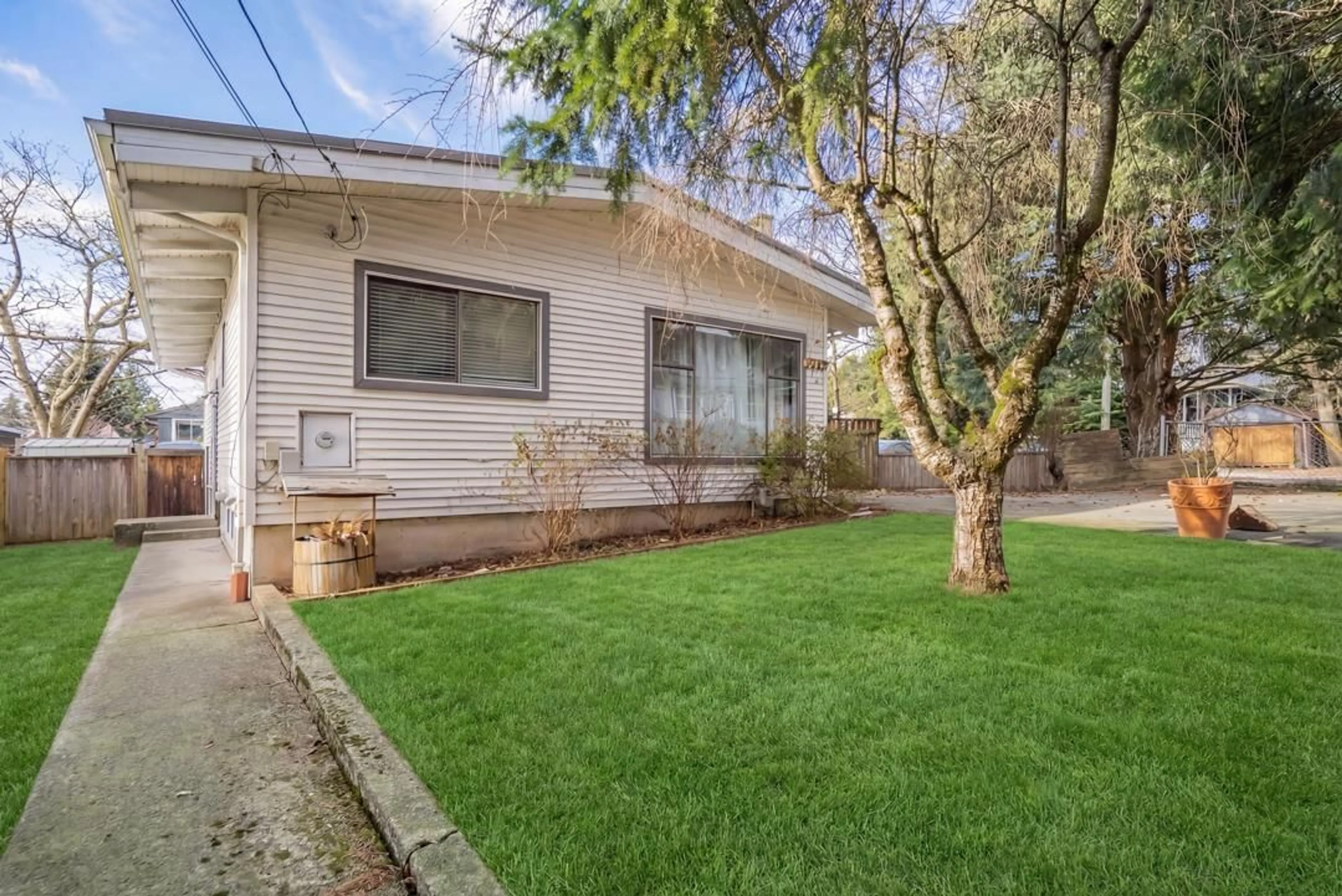 Patio, street for 7725 GRAND STREET, Mission British Columbia V2V3T5