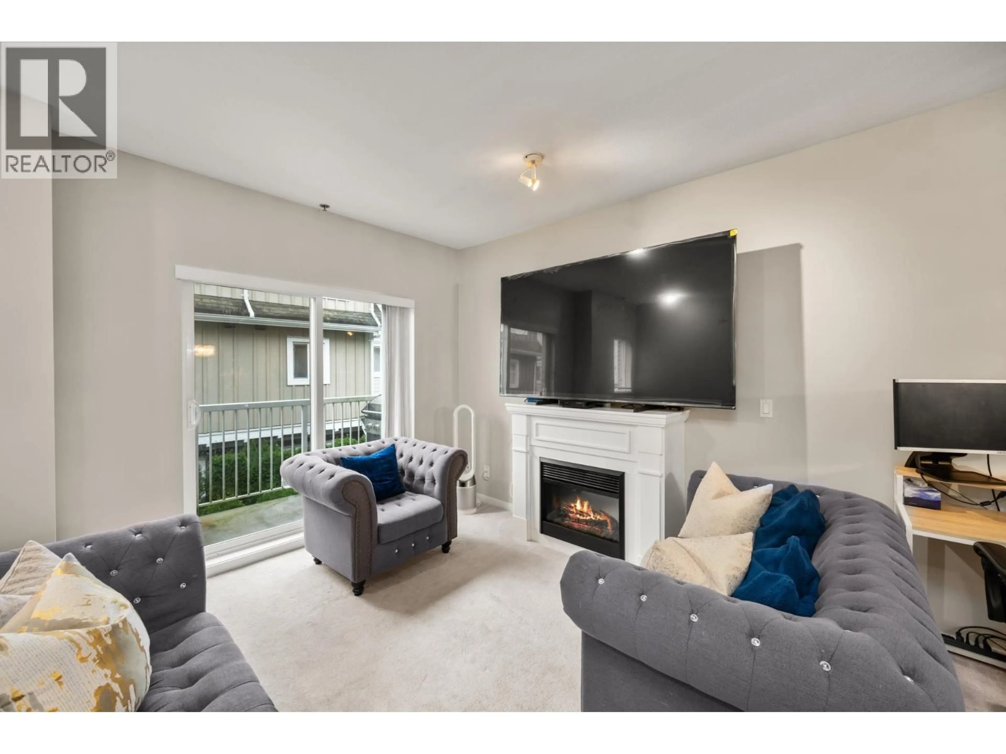 Living room with furniture, unknown for 508 - 1661 FRASER AVENUE, Port Coquitlam British Columbia V3B0B6