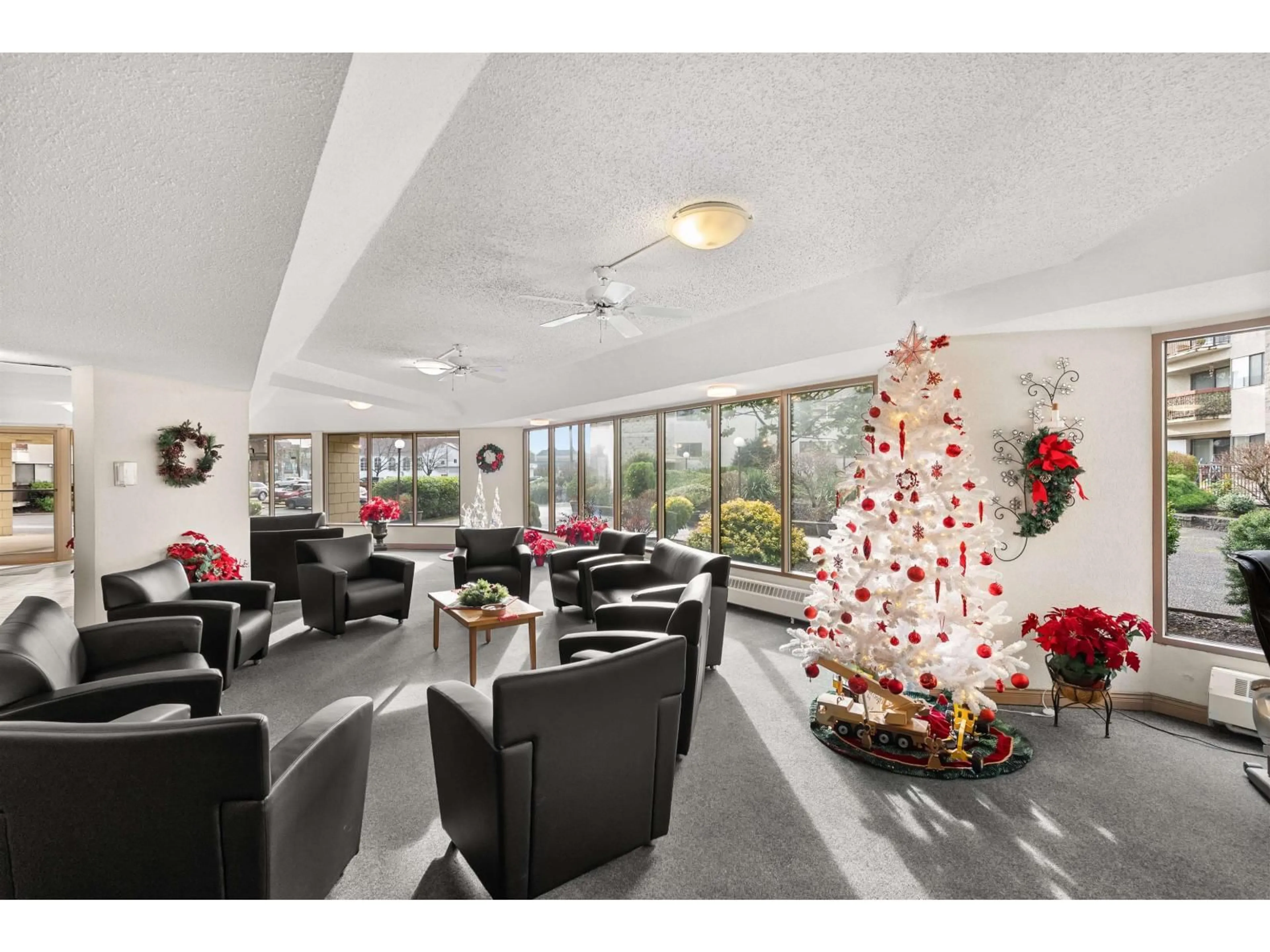 Lobby for 914 - 31955 OLD YALE ROAD, Abbotsford British Columbia V2T4N1