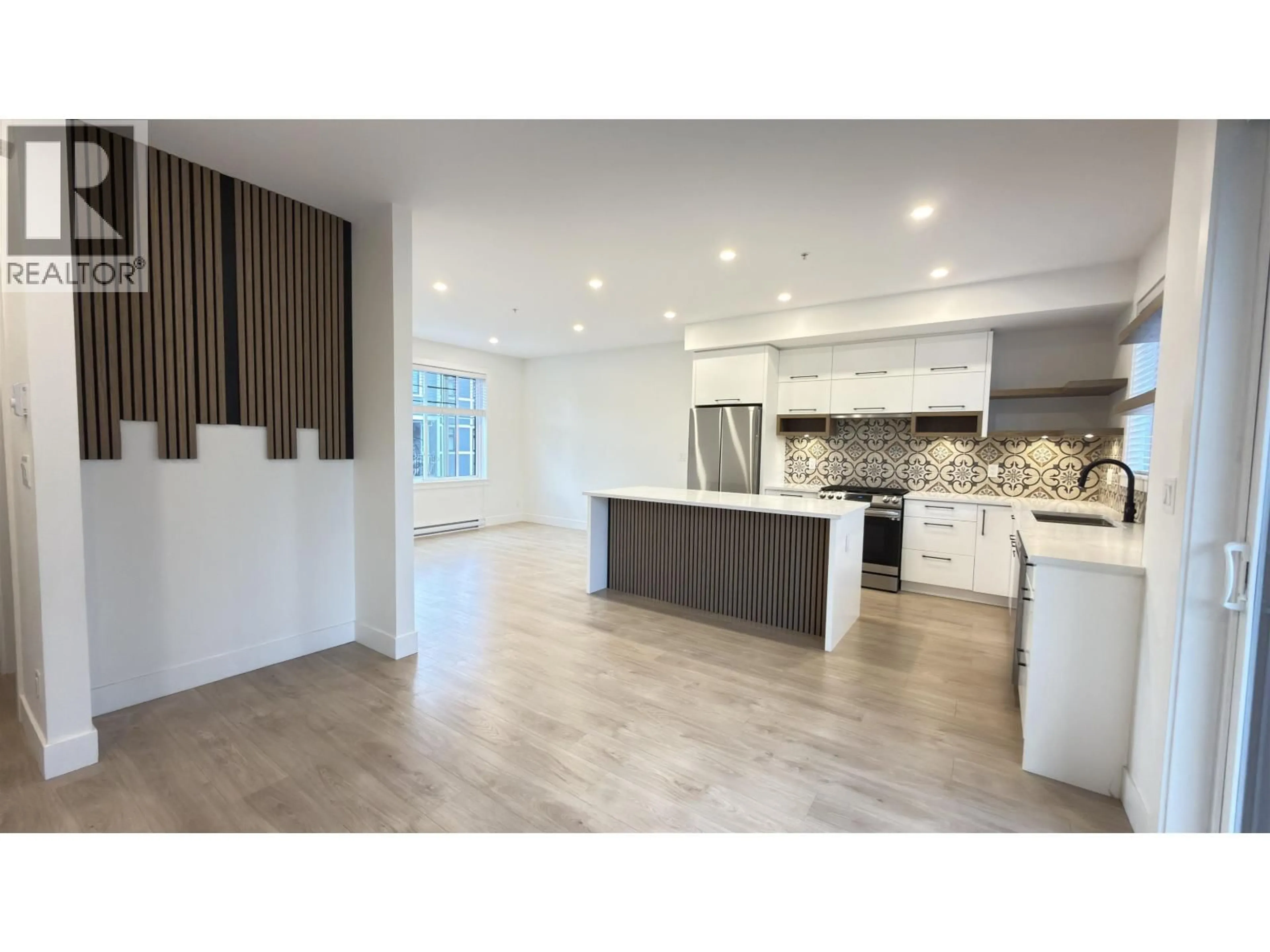 Open concept kitchen, wood/laminate floor for 3 - 12018 237 STREET, Maple Ridge British Columbia V4R0H6