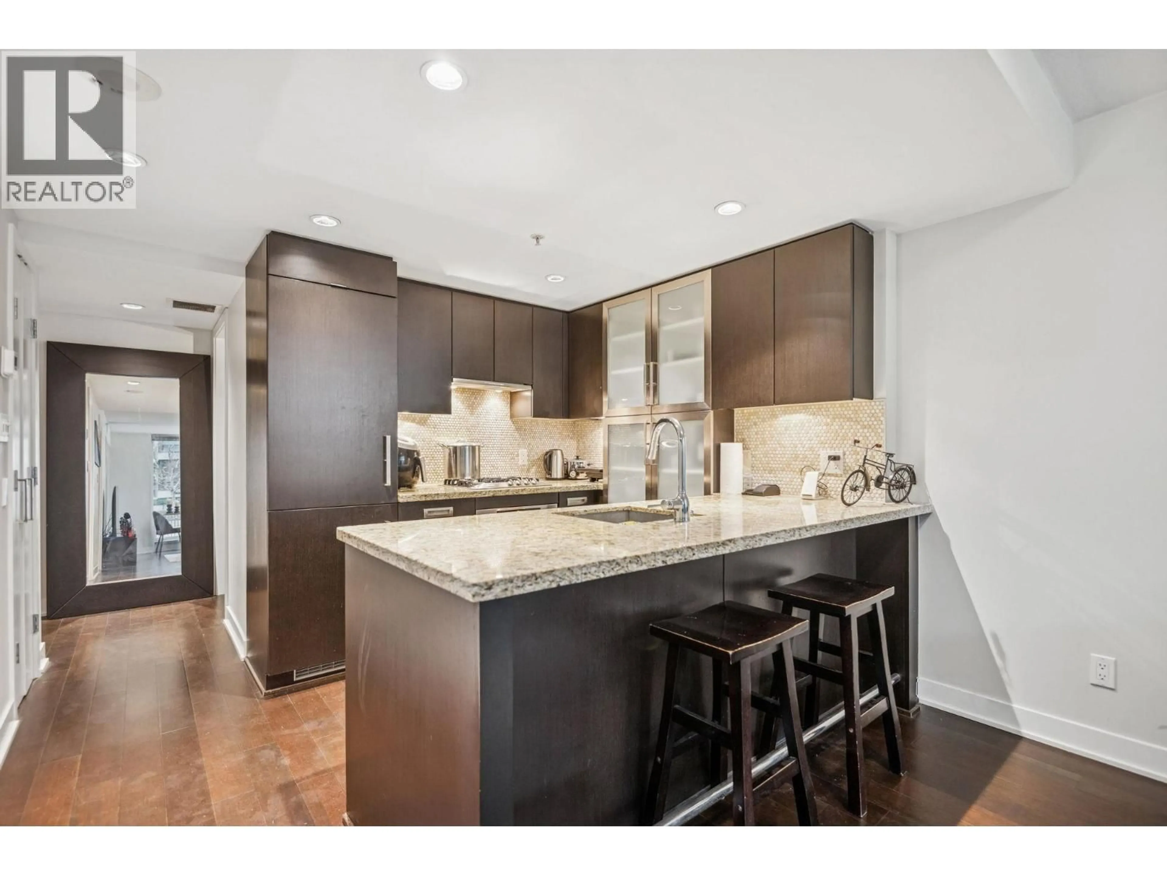 Open concept kitchen, unknown for 301 - 1055 RICHARDS STREET, Vancouver British Columbia V6B0C2