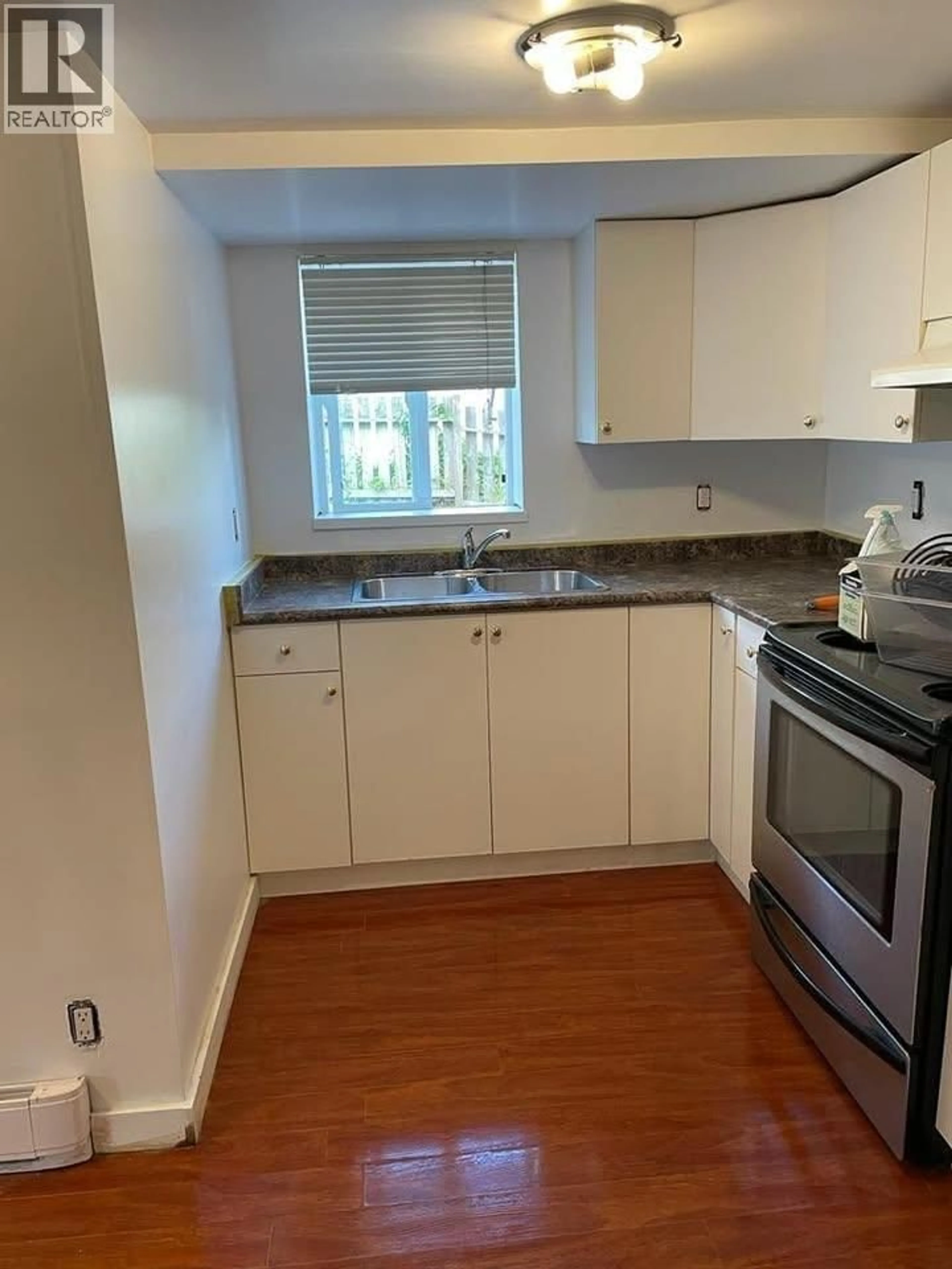 Standard kitchen, unknown for 1416 EIGHTH AVENUE, New Westminster British Columbia V3M2S4