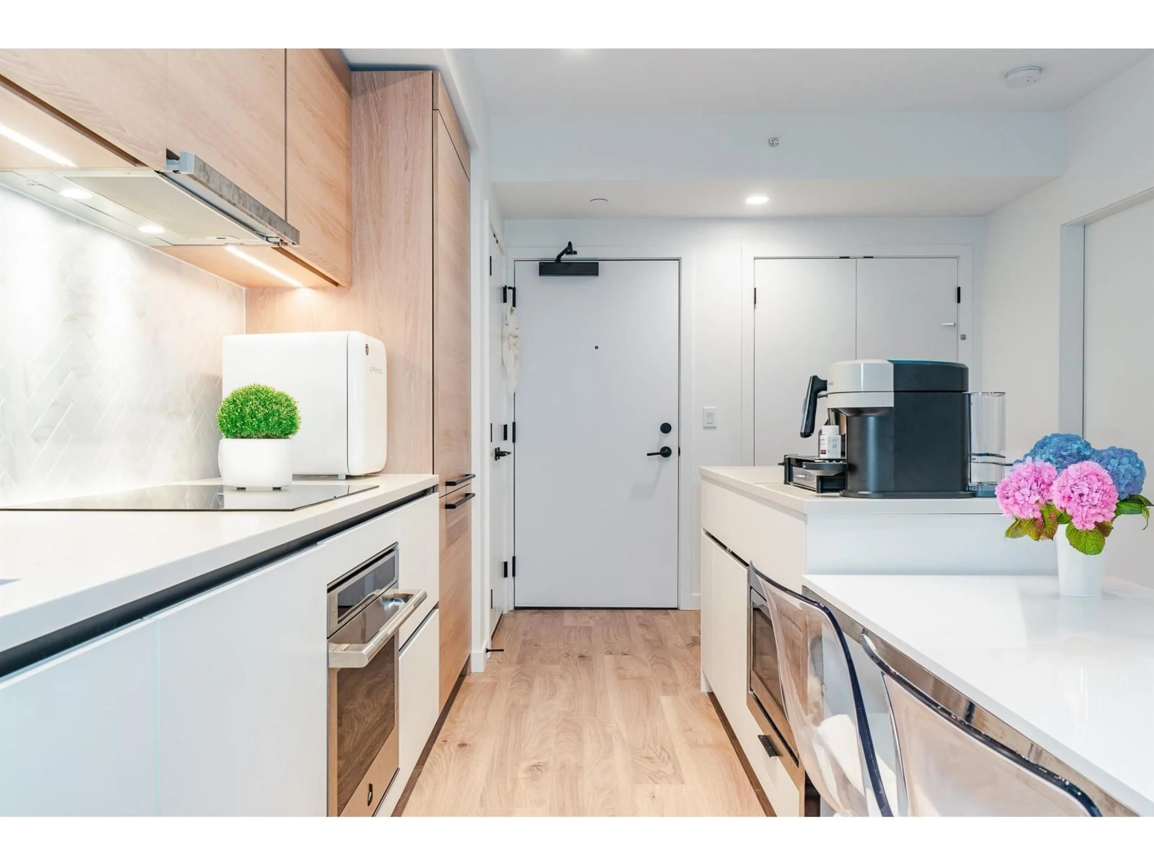 Unknown for 2501 - 13428 105 AVENUE, Surrey British Columbia V3T4B2