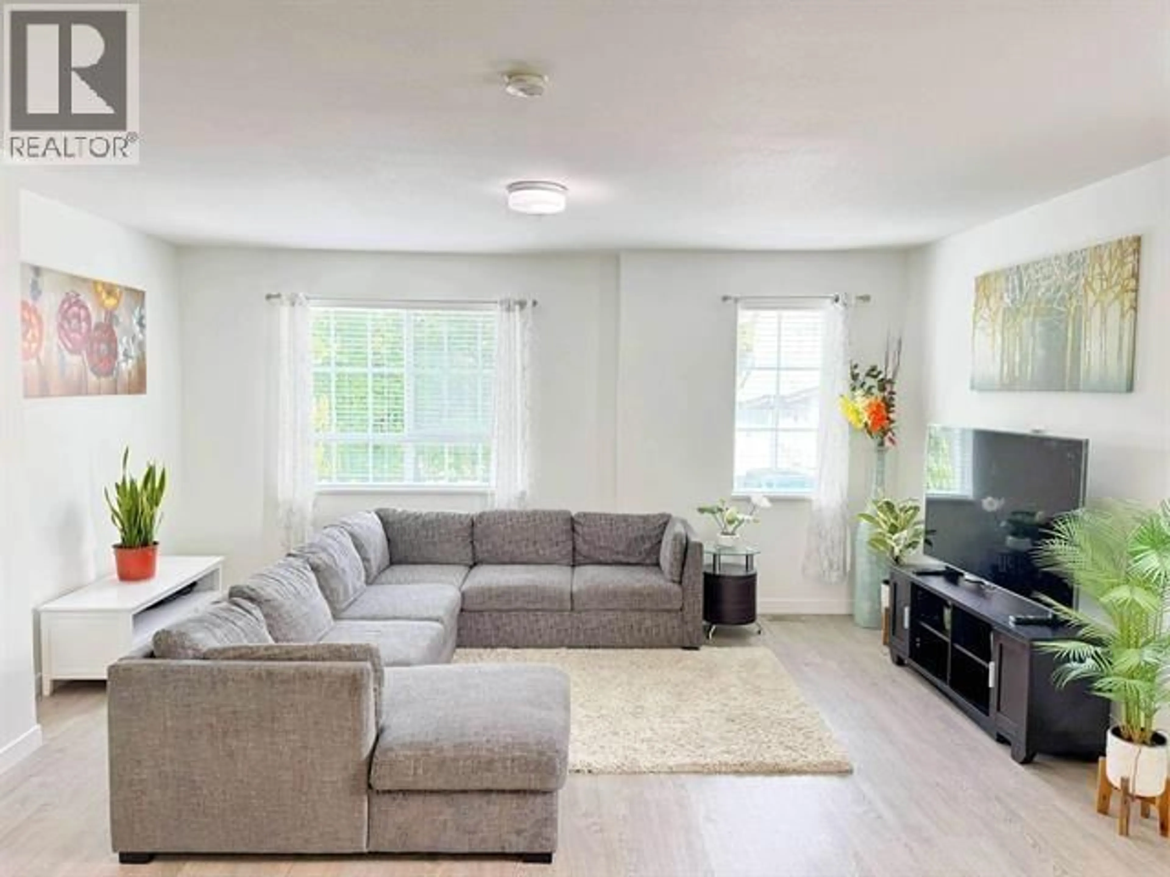 Living room with furniture, unknown for 13 - 23539 GILKER HILL ROAD, Maple Ridge British Columbia V2W1C8